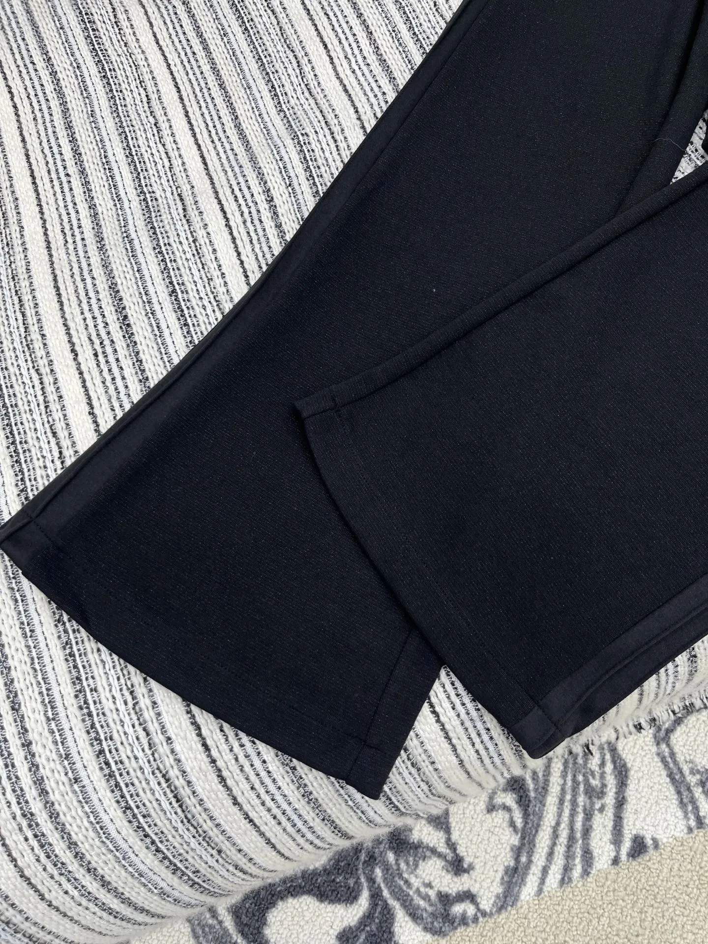 ディオールブラック2025年新作フレアカジュアルパンツ - 画像 (6)