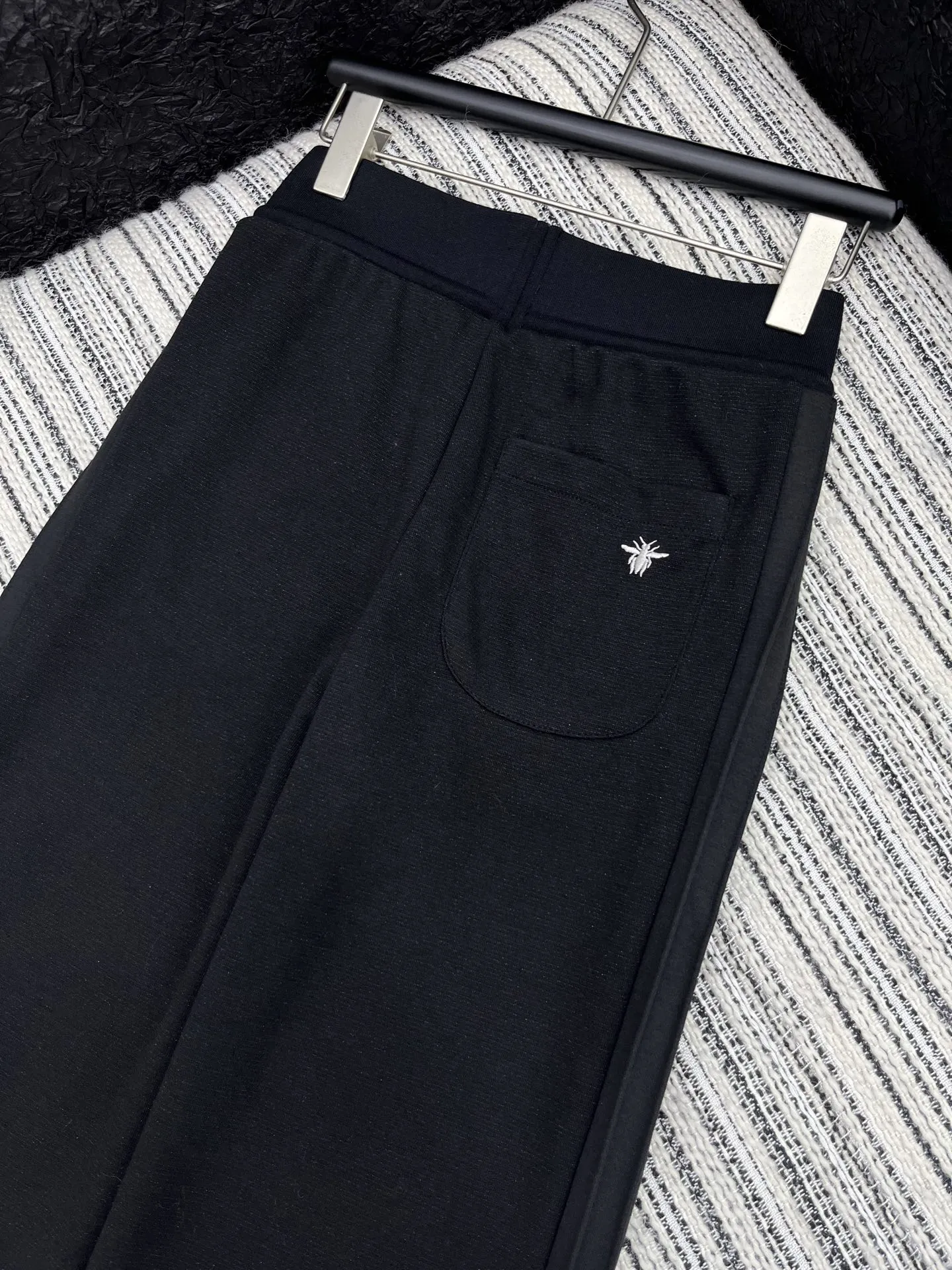 ディオールブラック2025年新作フレアカジュアルパンツ - 画像 (9)