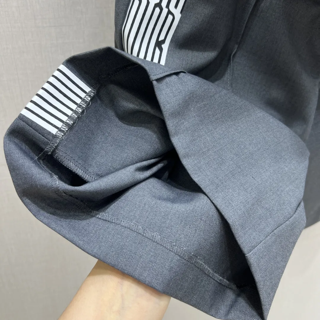 DIOR2025 グレー ボタン柄中ズボン - 画像 (8)