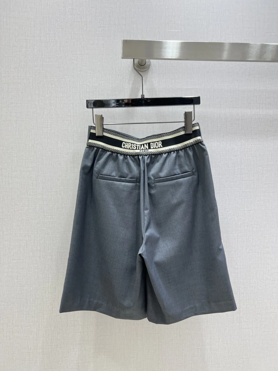 DIOR2025 グレー ボタン柄中ズボン - 画像 (9)