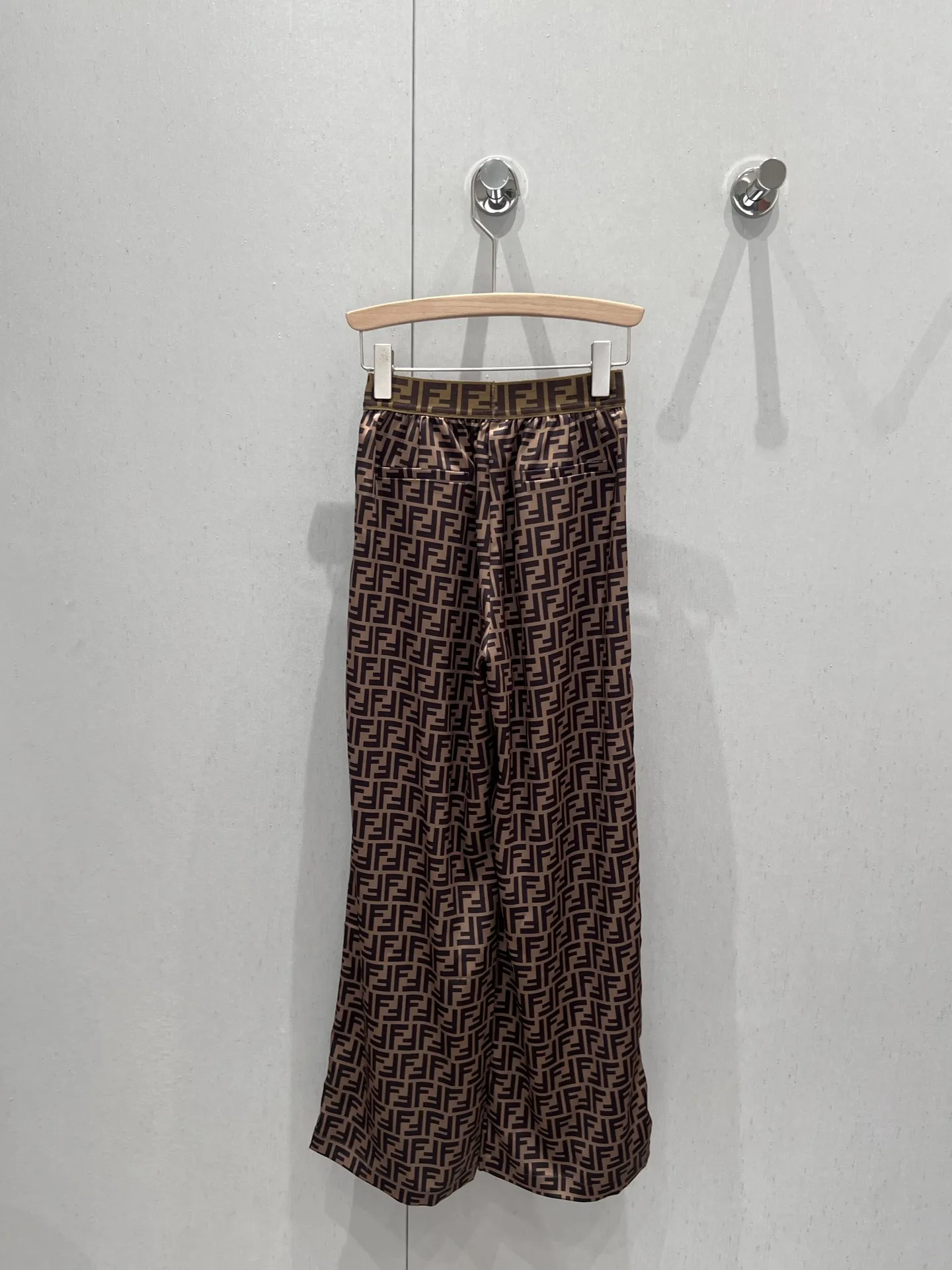 Fendi 2023春夏 黒色織帯ワイドパンツ - 画像 (3)