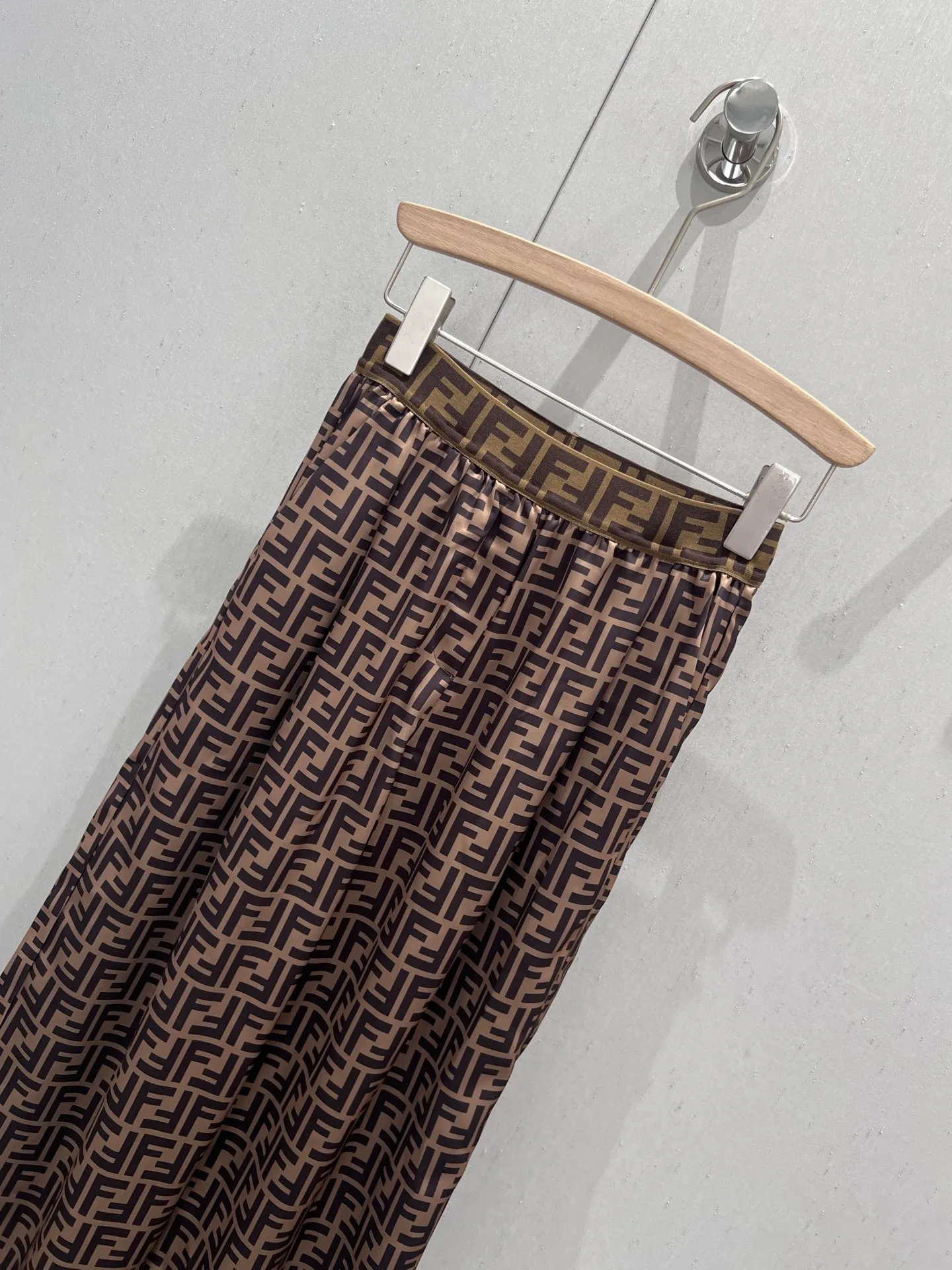 Fendi 2023春夏 黒色織帯ワイドパンツ - 画像 (4)