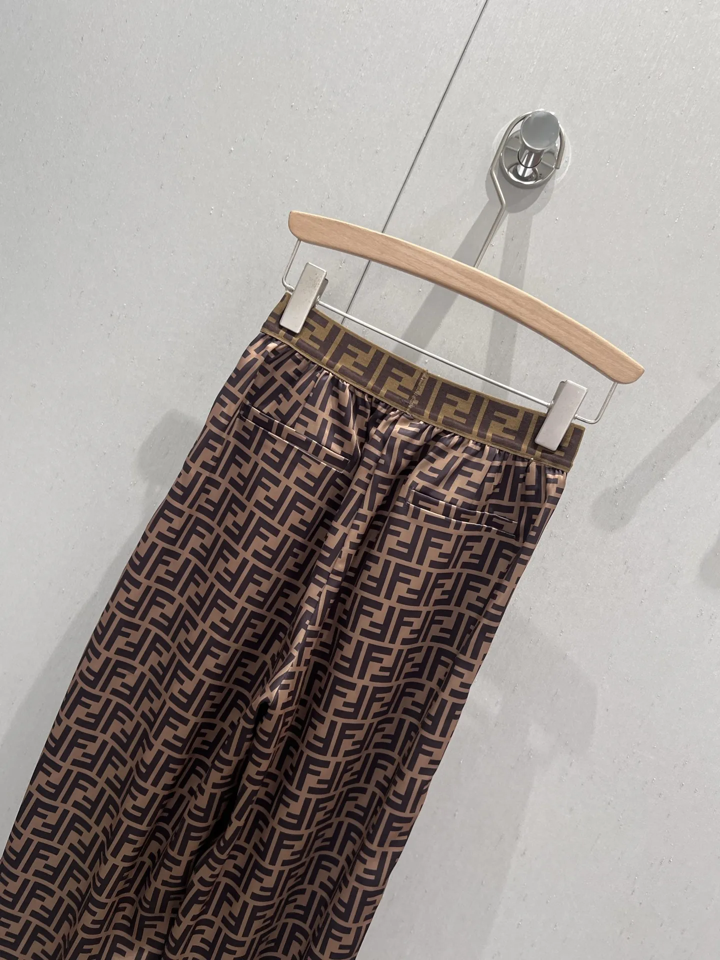 Fendi 2023春夏 黒色織帯ワイドパンツ - 画像 (5)