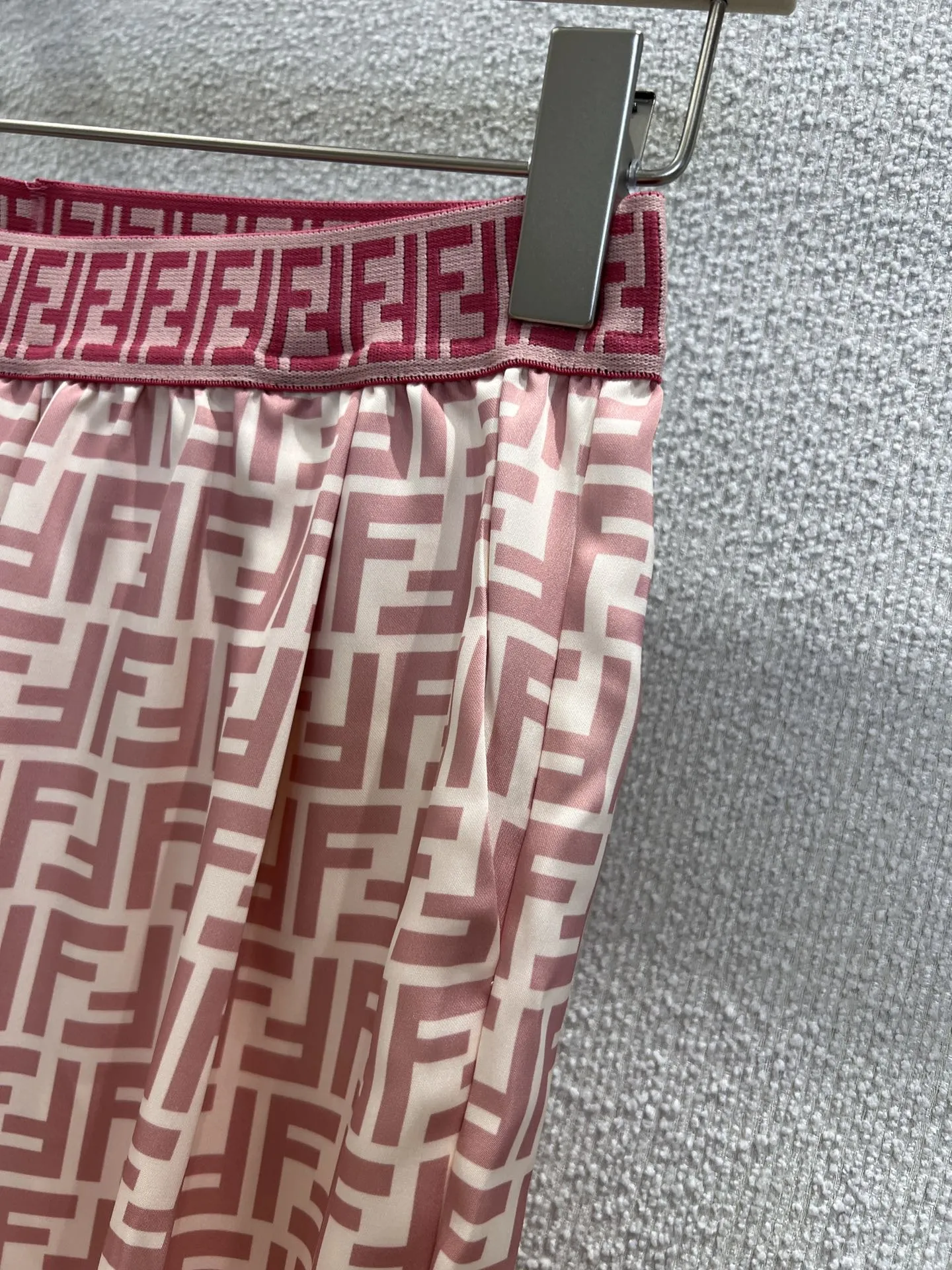 Fendi 2023春夏ピンクワイドパンツ - 画像 (7)