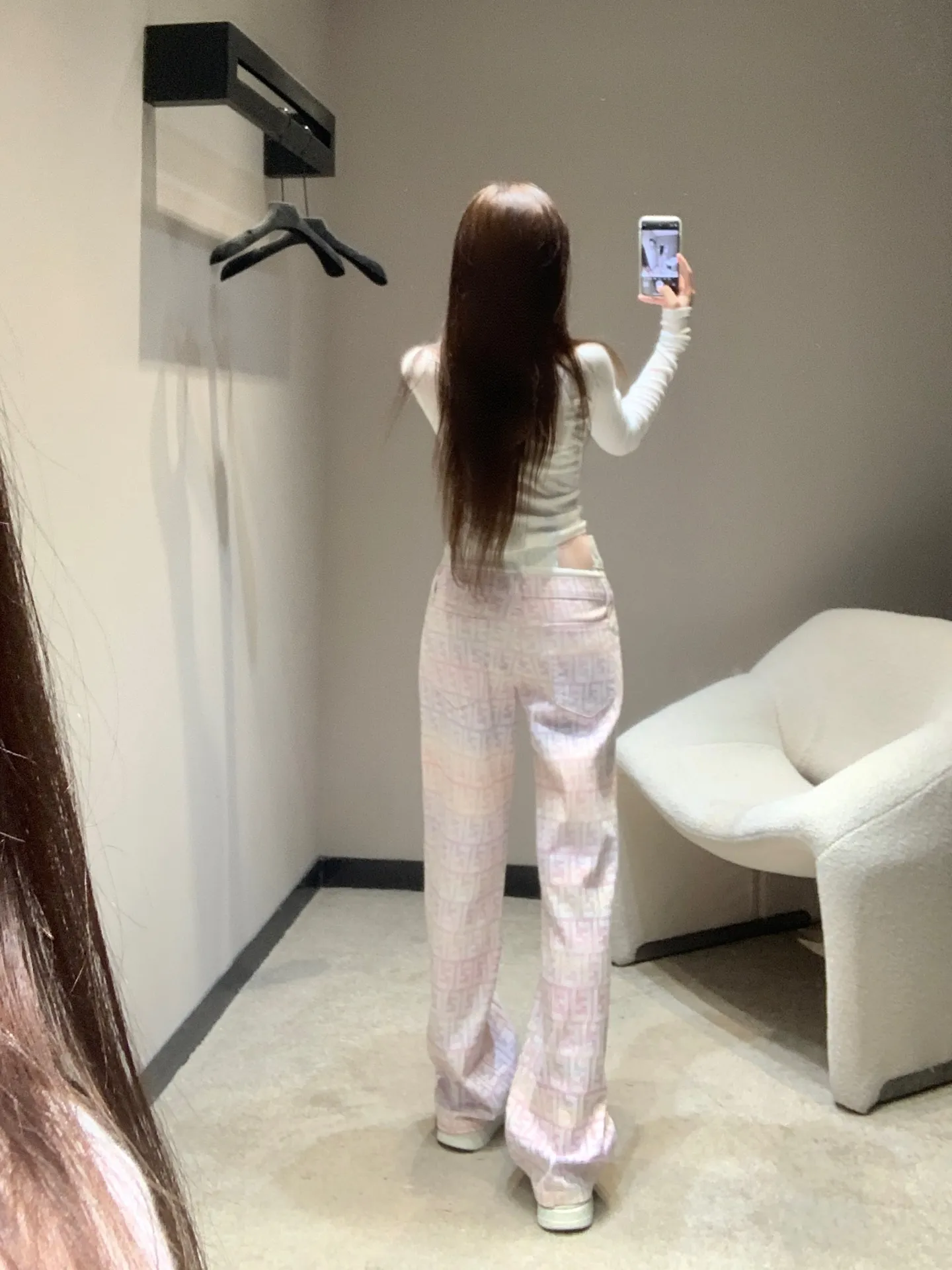 Fendi 25Ss春夏ピンク色字母提花直筒パンツ - 画像 (8)