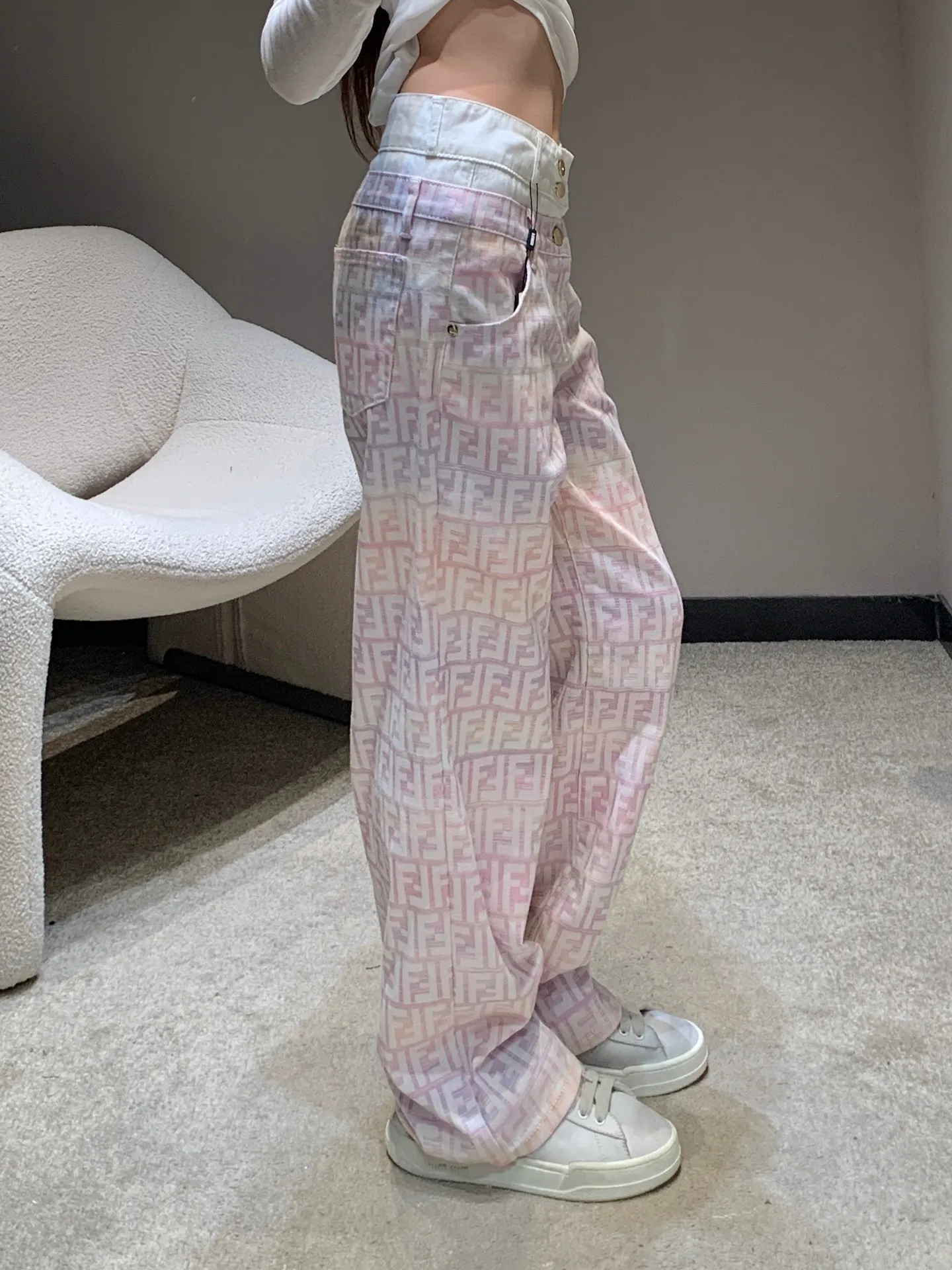 Fendi 25Ss春夏ピンク色字母提花直筒パンツ - 画像 (9)