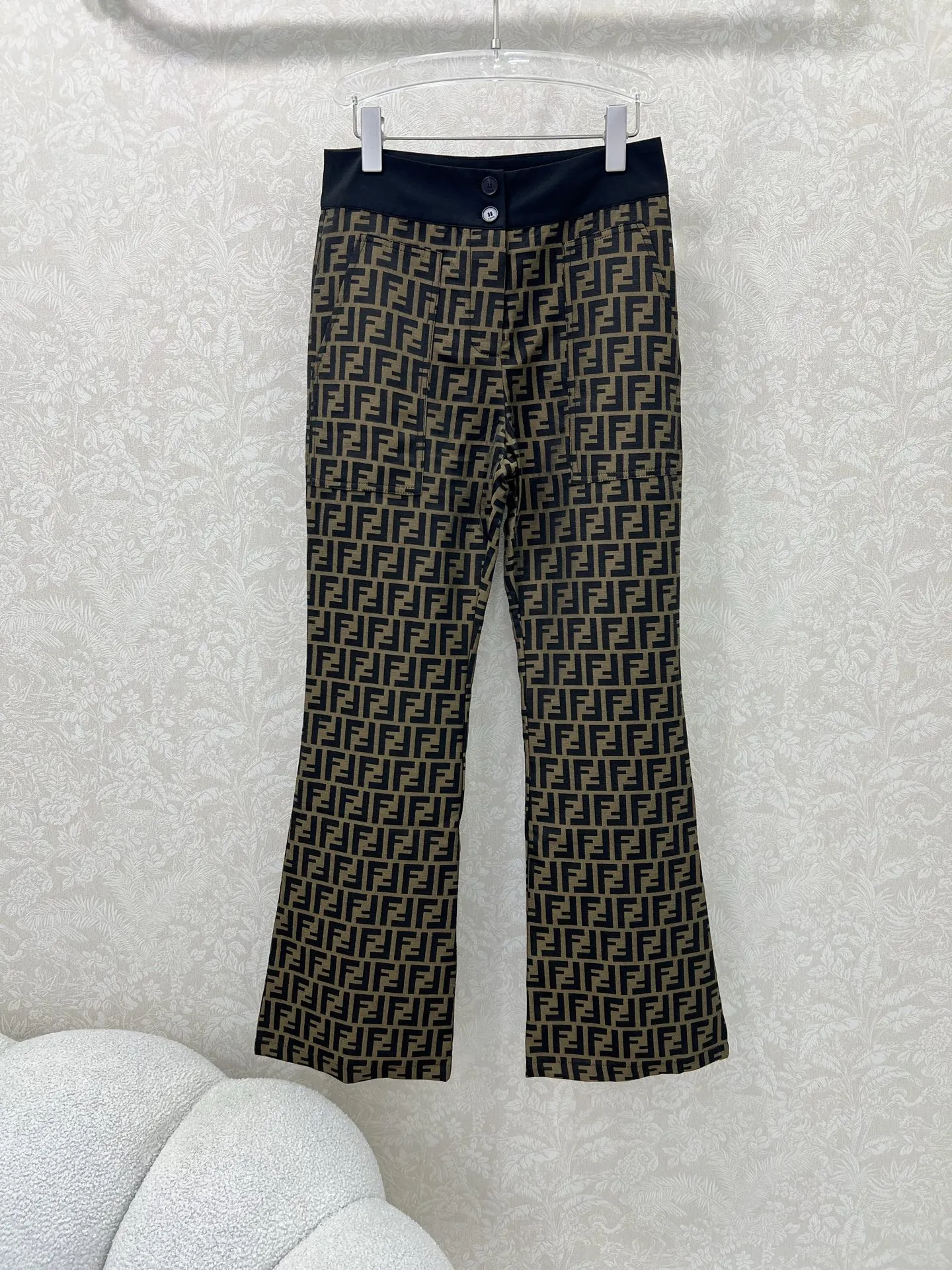 Fendiマイクロラッパズボン黑色SMLサイズ