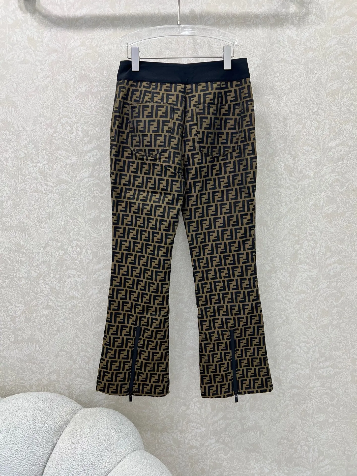 Fendiマイクロラッパズボン黑色SMLサイズ - 画像 (8)