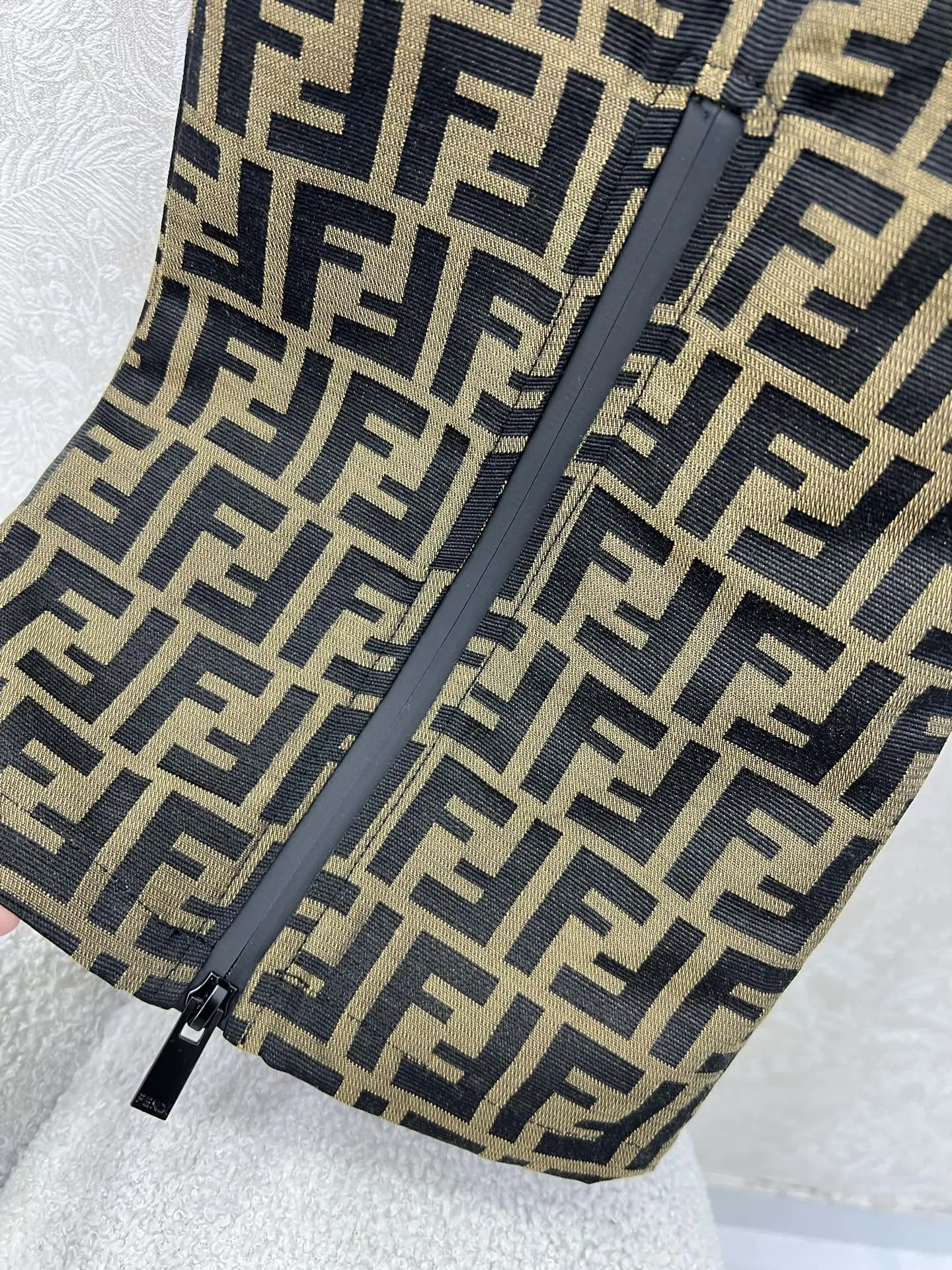 Fendiマイクロラッパズボン黑色SMLサイズ - 画像 (10)