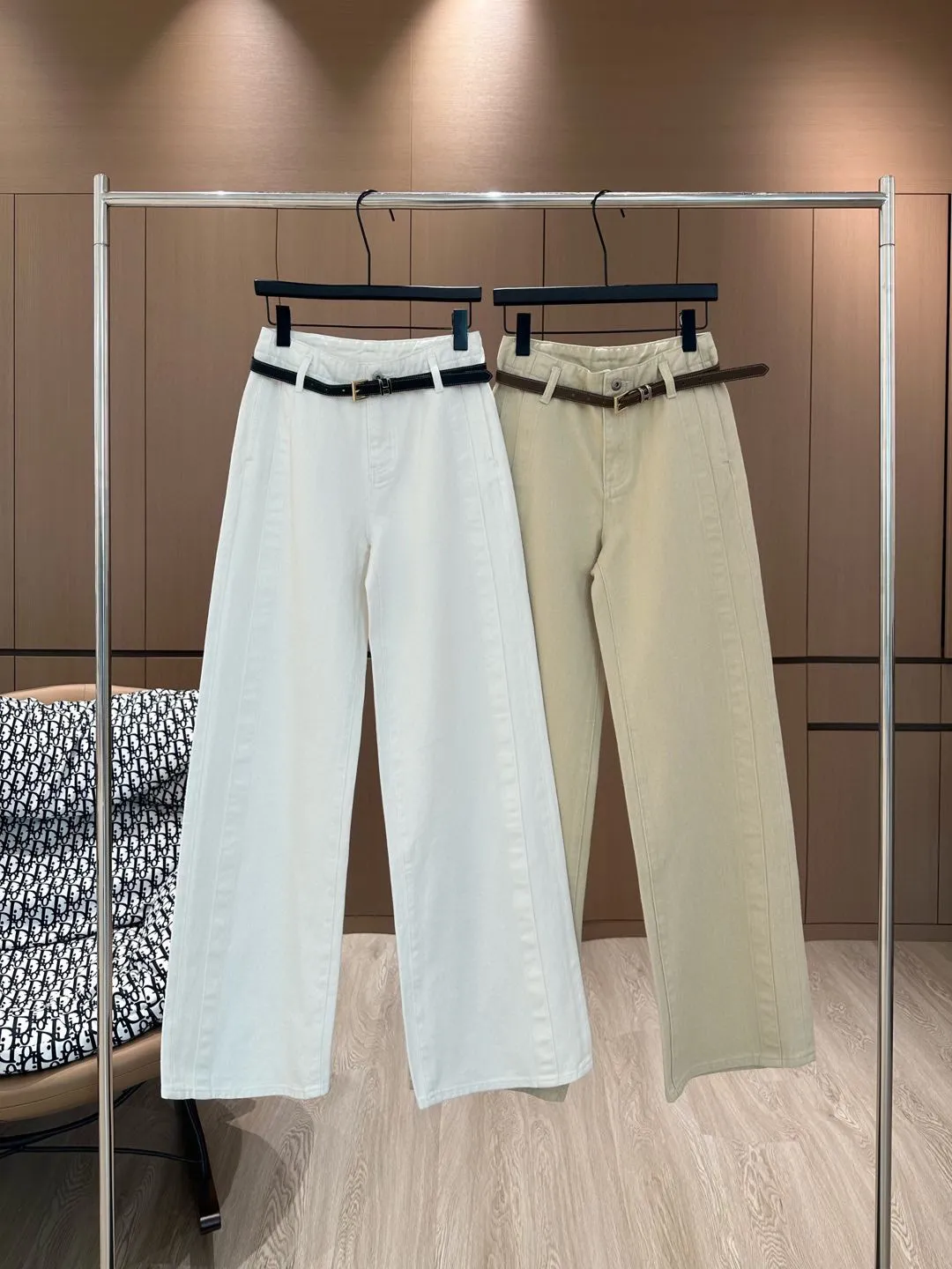 Hermes カスタムベルト装飾ジーンズホワイトカレーカラーレギュラー