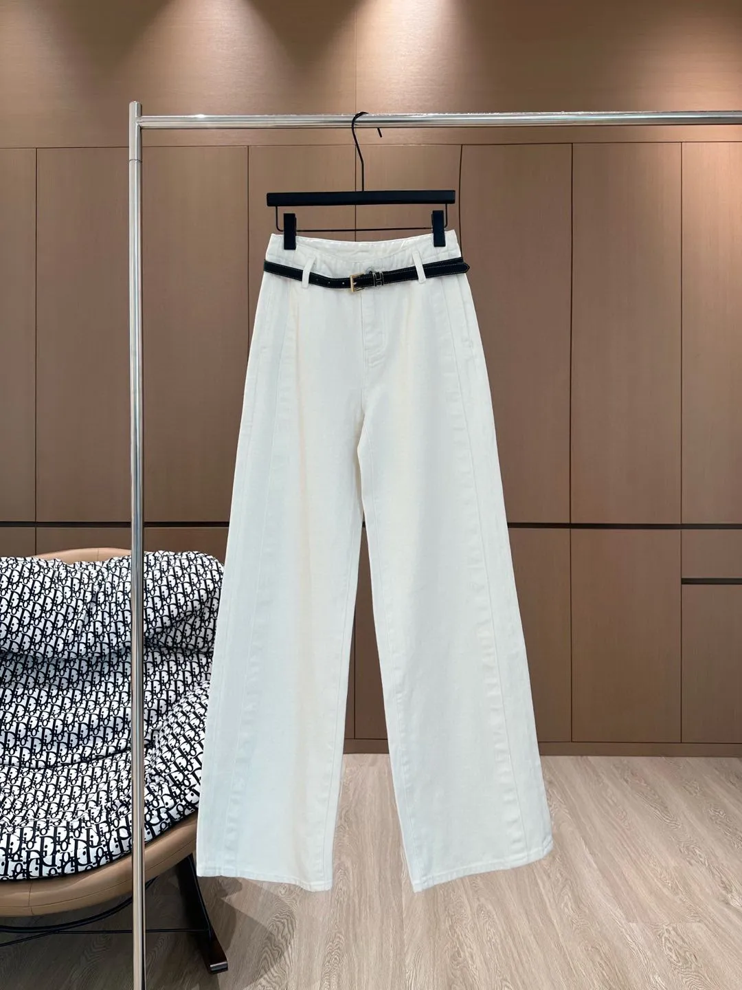 Hermes カスタムベルト装飾ジーンズホワイトカレーカラーレギュラー - 画像 (4)