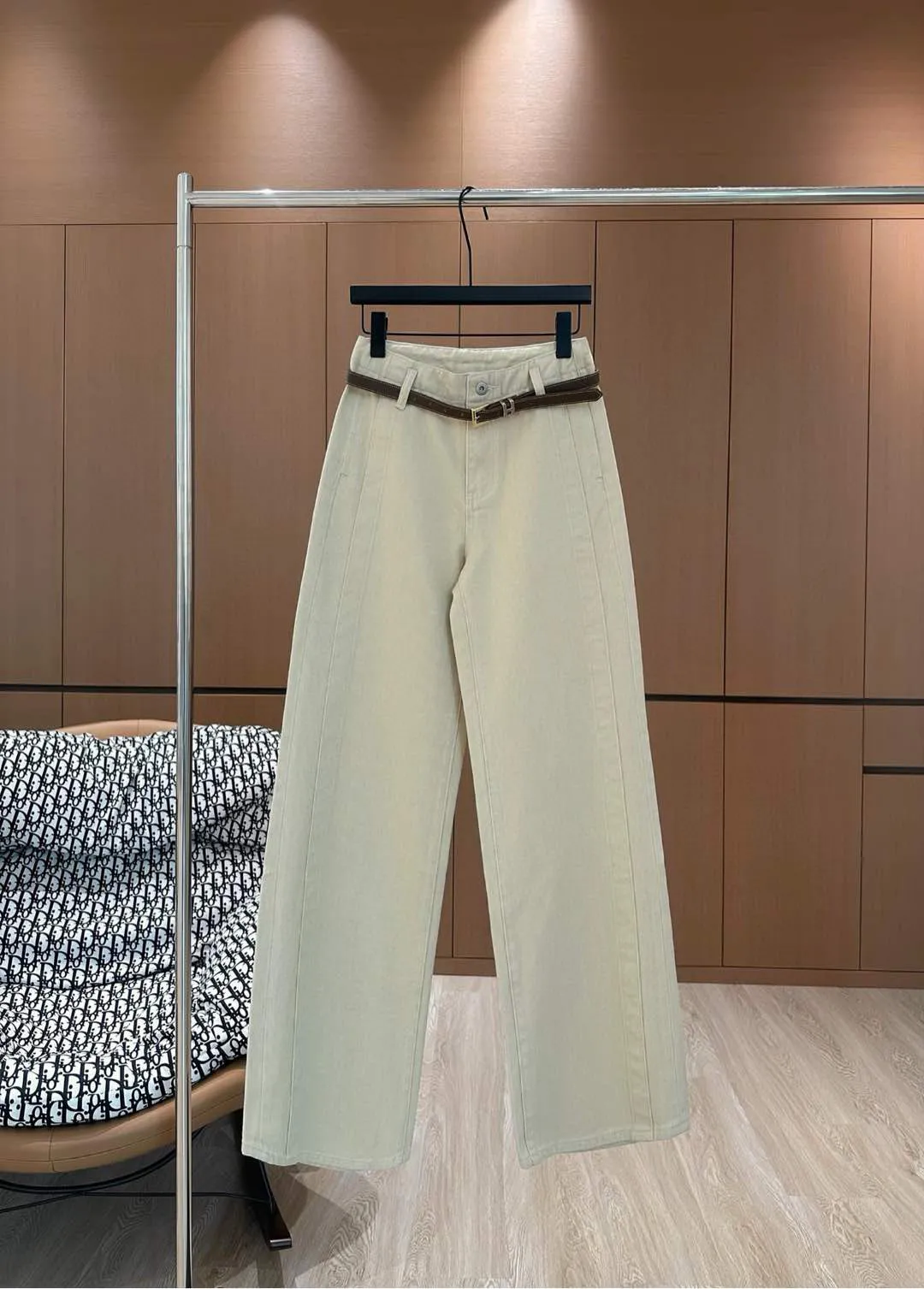 Hermes カスタムベルト装飾ジーンズホワイトカレーカラーレギュラー - 画像 (5)