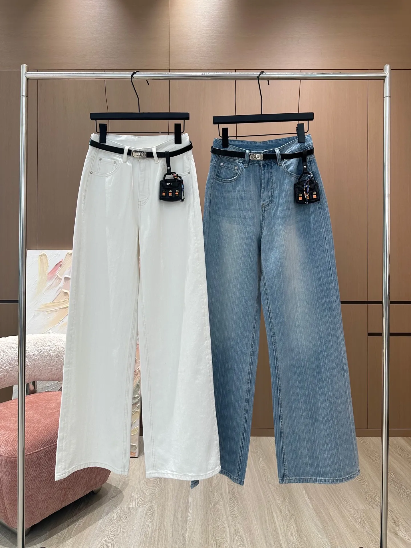 Hermes 白色と青色デコレーションデニムパンツ