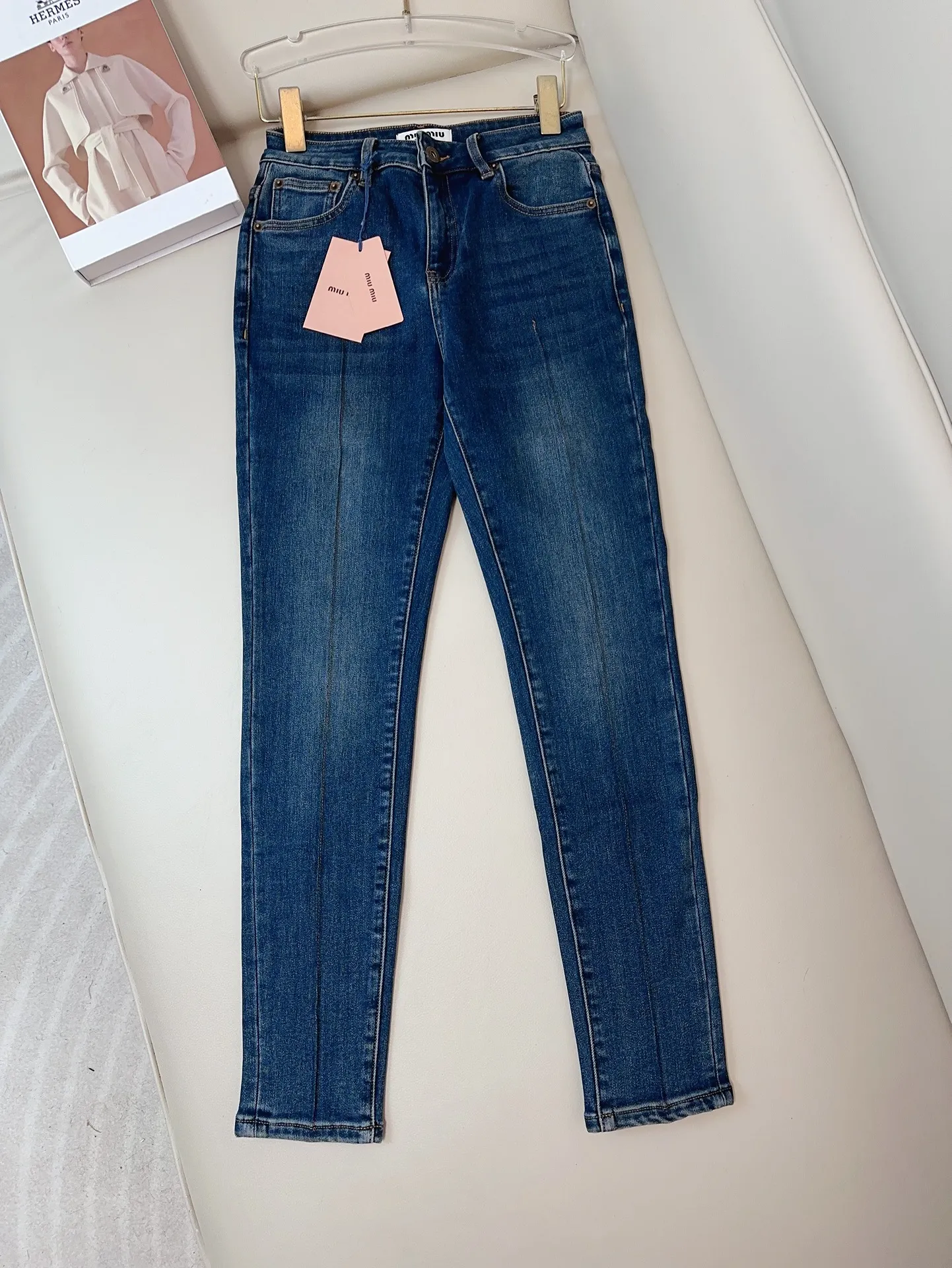 Miu Miu 刺繍ロゴ加絨デニムパンツブルースモールサイズ