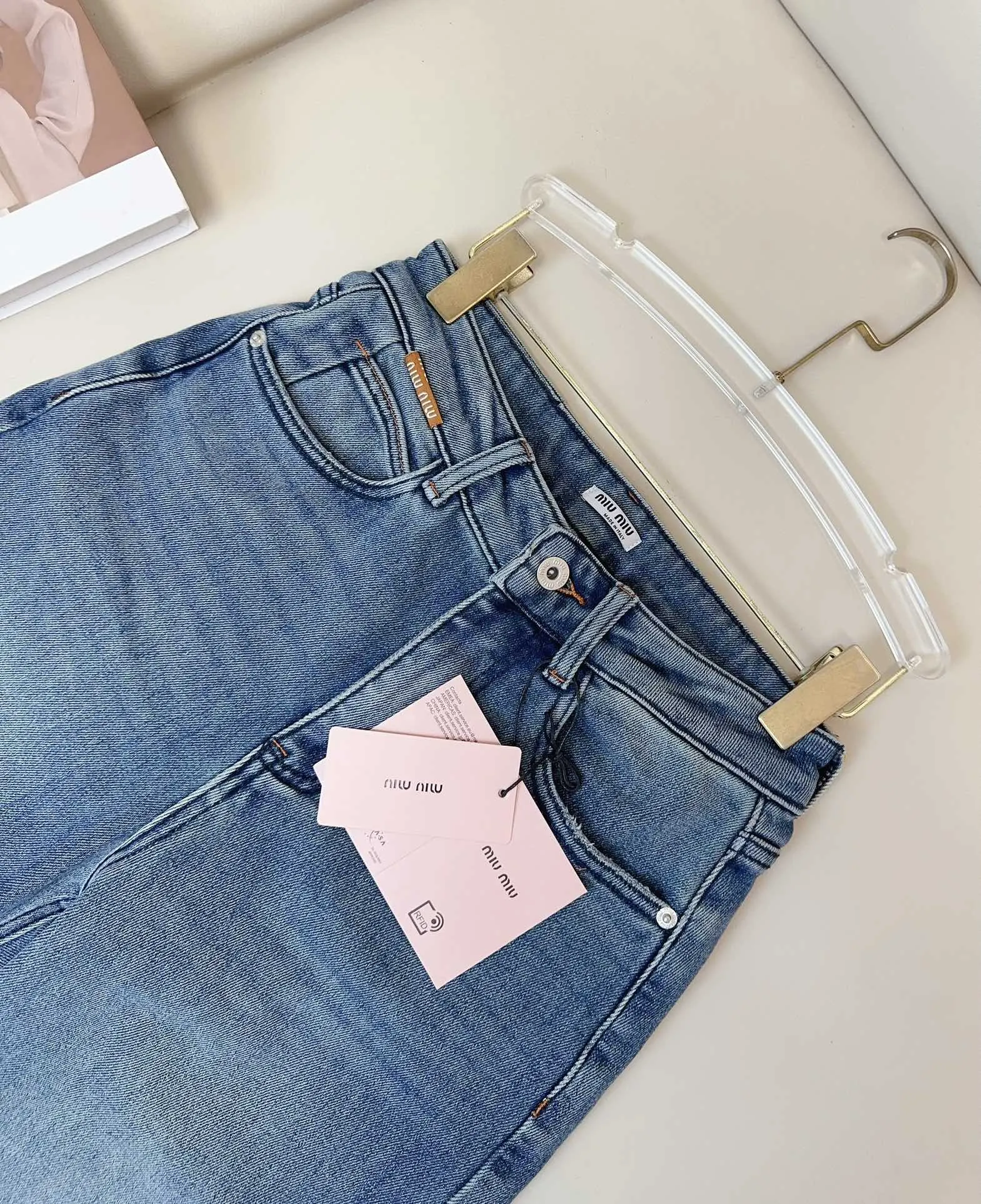 Miu Miu 旗牌徽标ブルージーンズストレートワイドパンツ - 画像 (8)