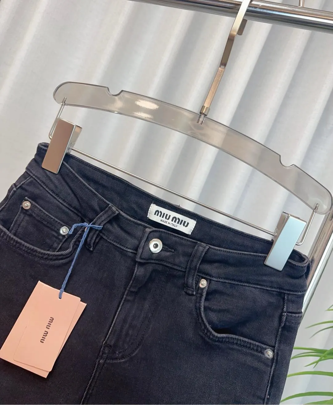 MIUMIU後ポケット刺繍ロゴデニムパンツ黒スリム - 画像 (8)