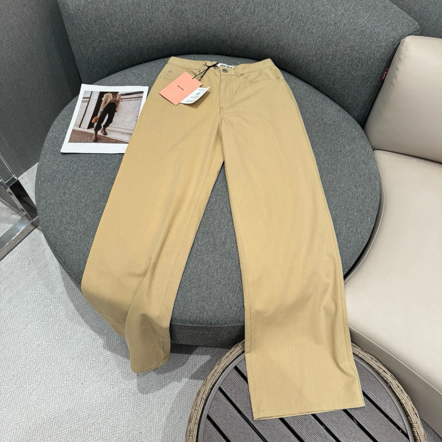 miumiu カーキ色 ストレートロングパンツ