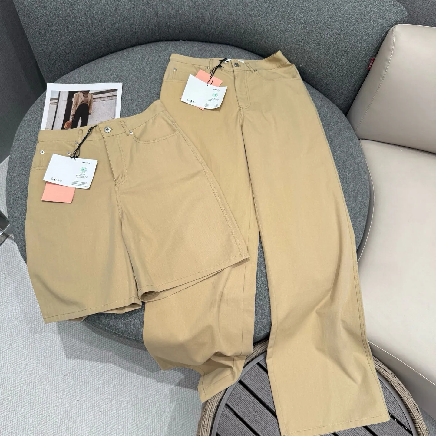 miumiu カーキ色バミューダ中 pants 2023秋新作 - 画像 (8)