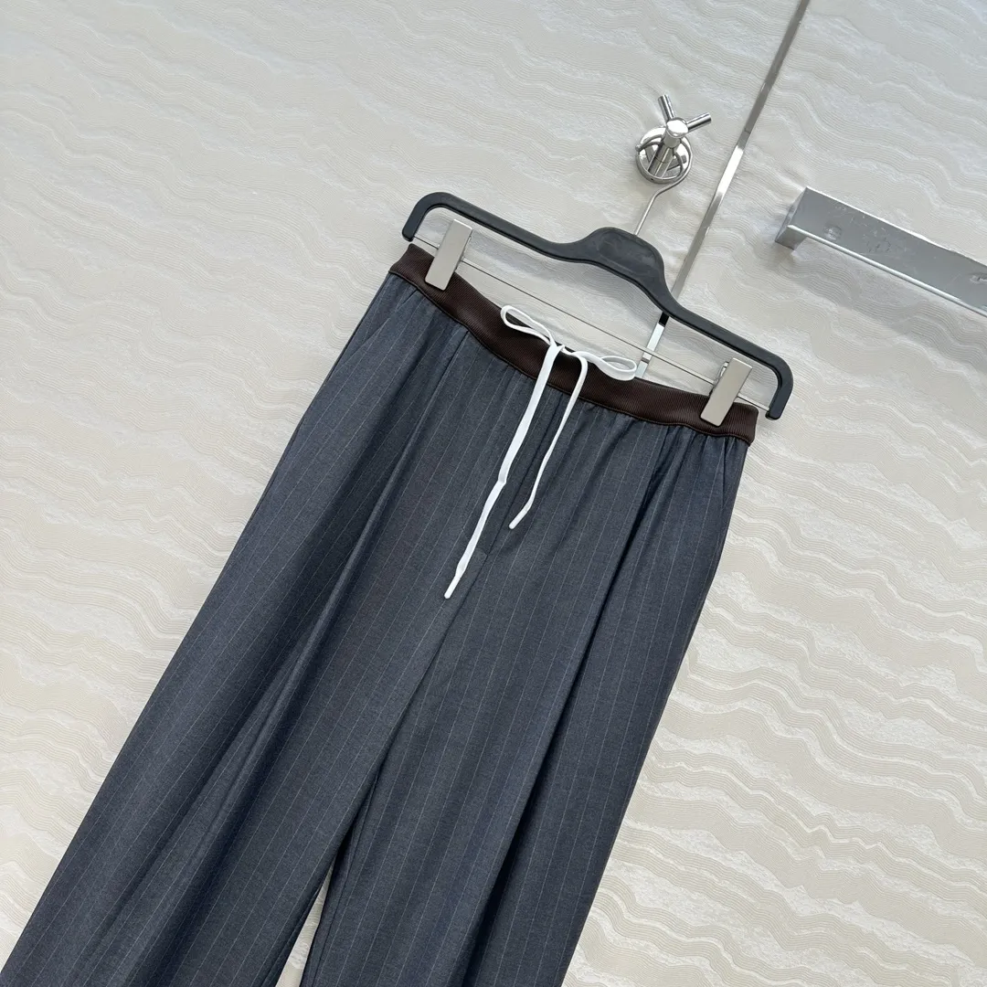 Miu Miu 高級グレーストライプ直筒パンツ - 画像 (3)