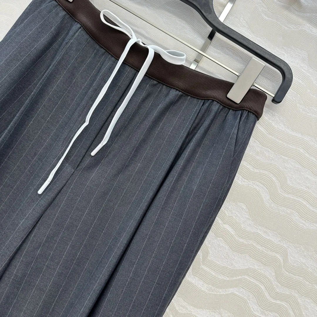 Miu Miu 高級グレーストライプ直筒パンツ - 画像 (4)