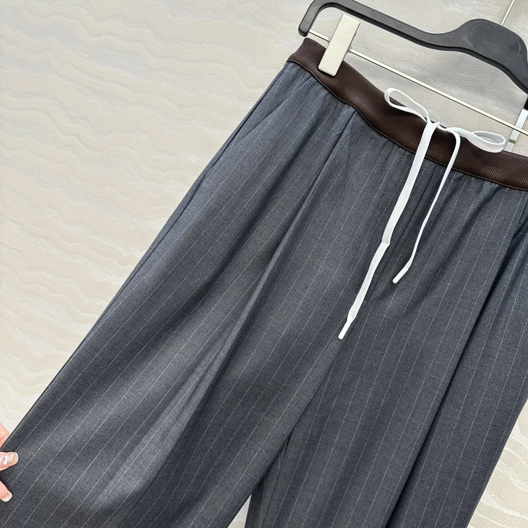 Miu Miu 高級グレーストライプ直筒パンツ - 画像 (5)