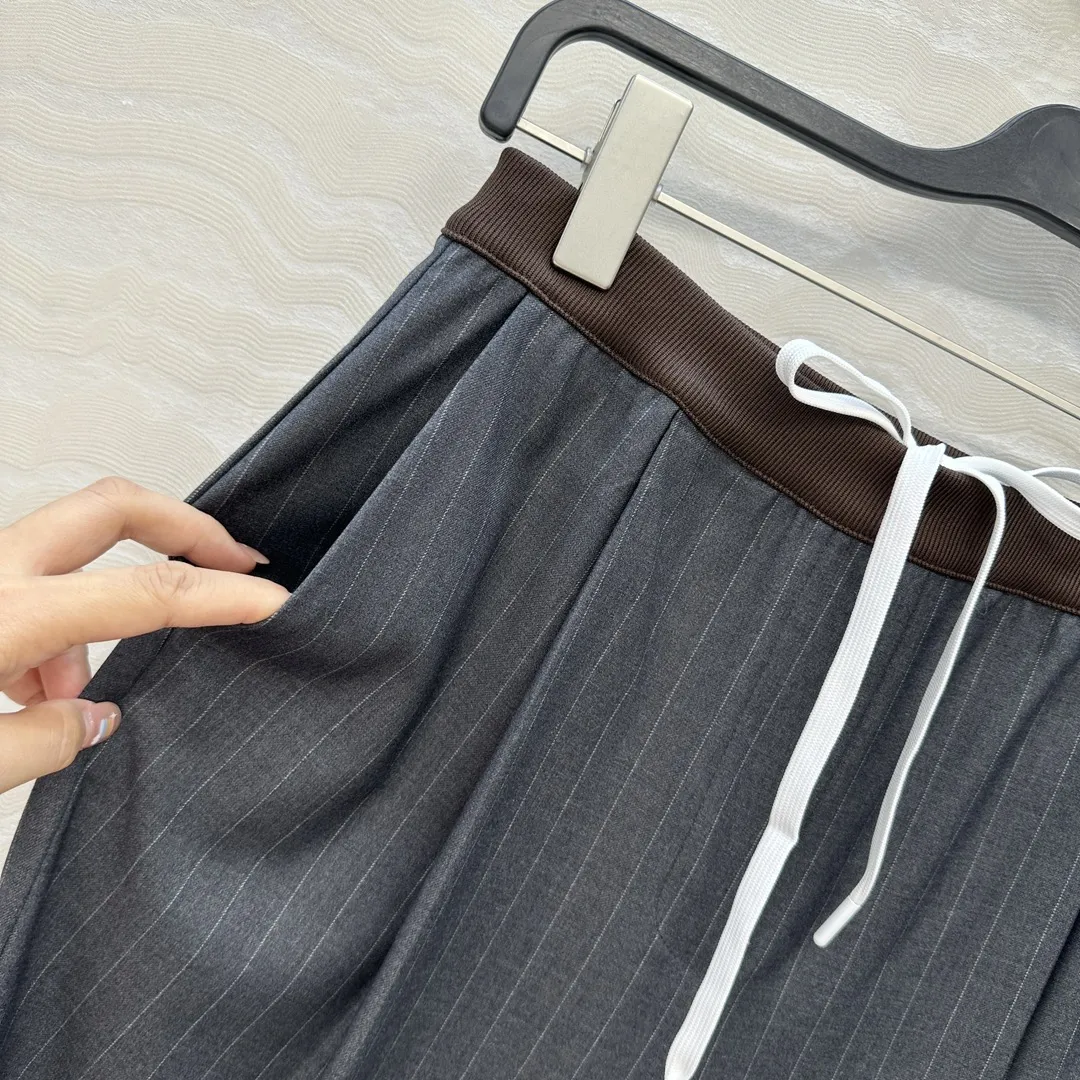 Miu Miu 高級グレーストライプ直筒パンツ - 画像 (6)