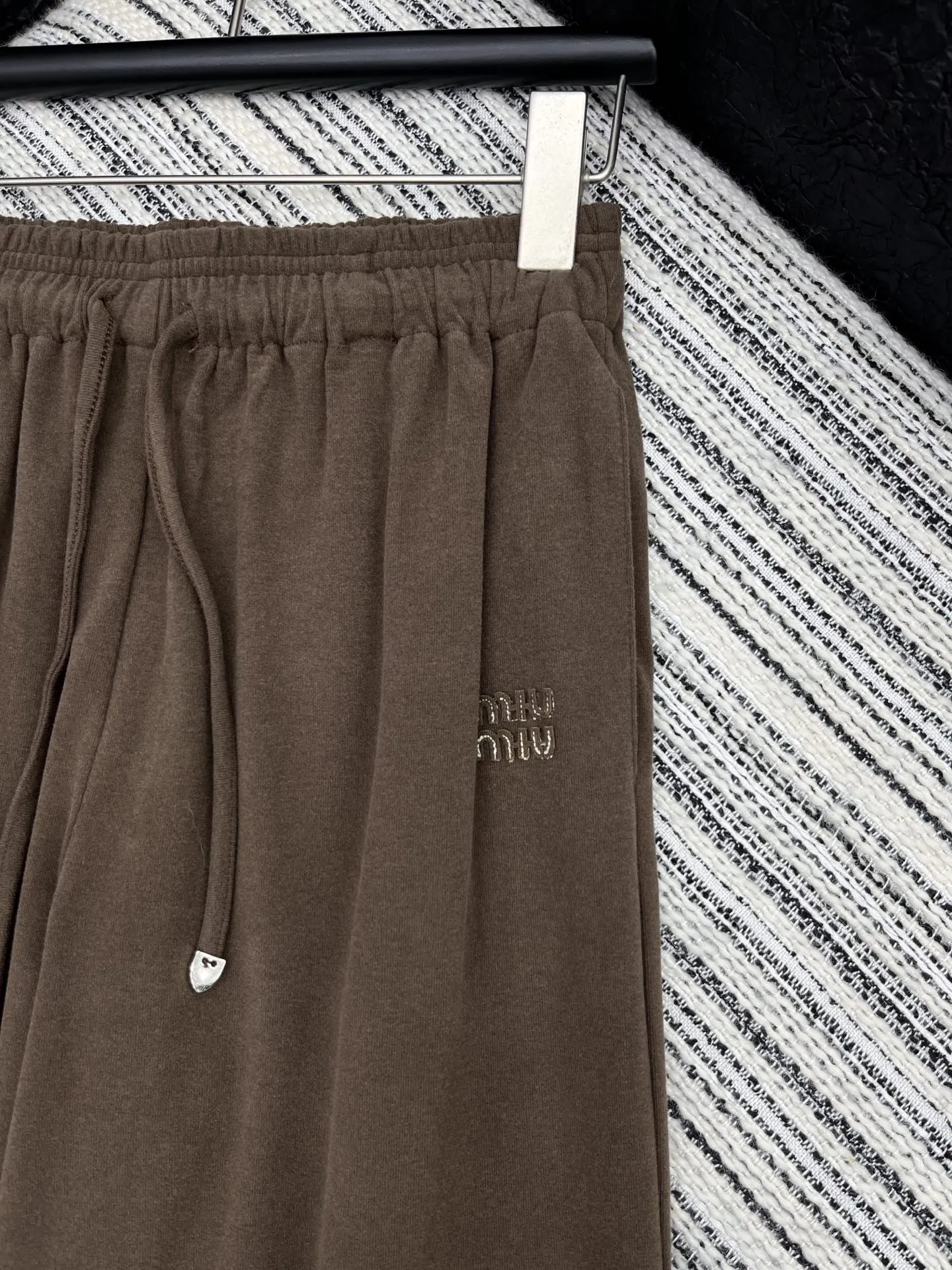 Miu Miu グレー抽 ropeリラックスパンツ2025新作 - 画像 (4)