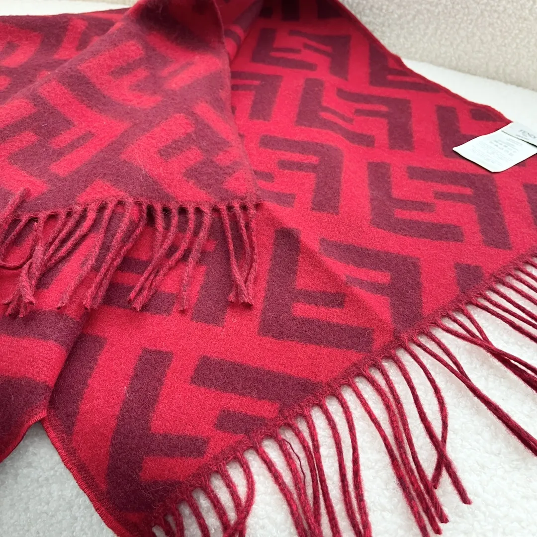 FendiレッドFFロゴ羊毛スカーフ - 画像 (4)