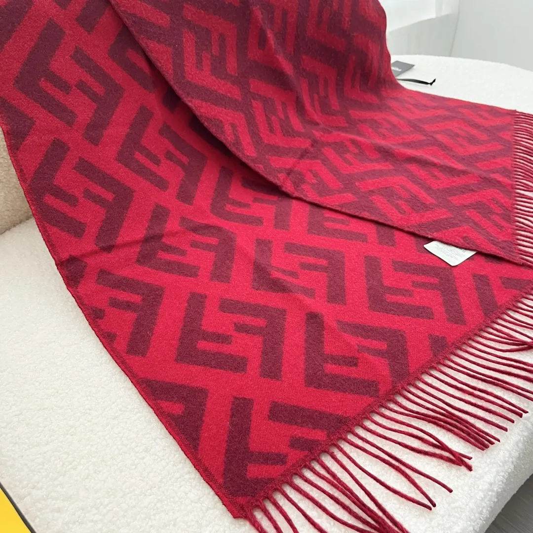 FendiレッドFFロゴ羊毛スカーフ - 画像 (7)
