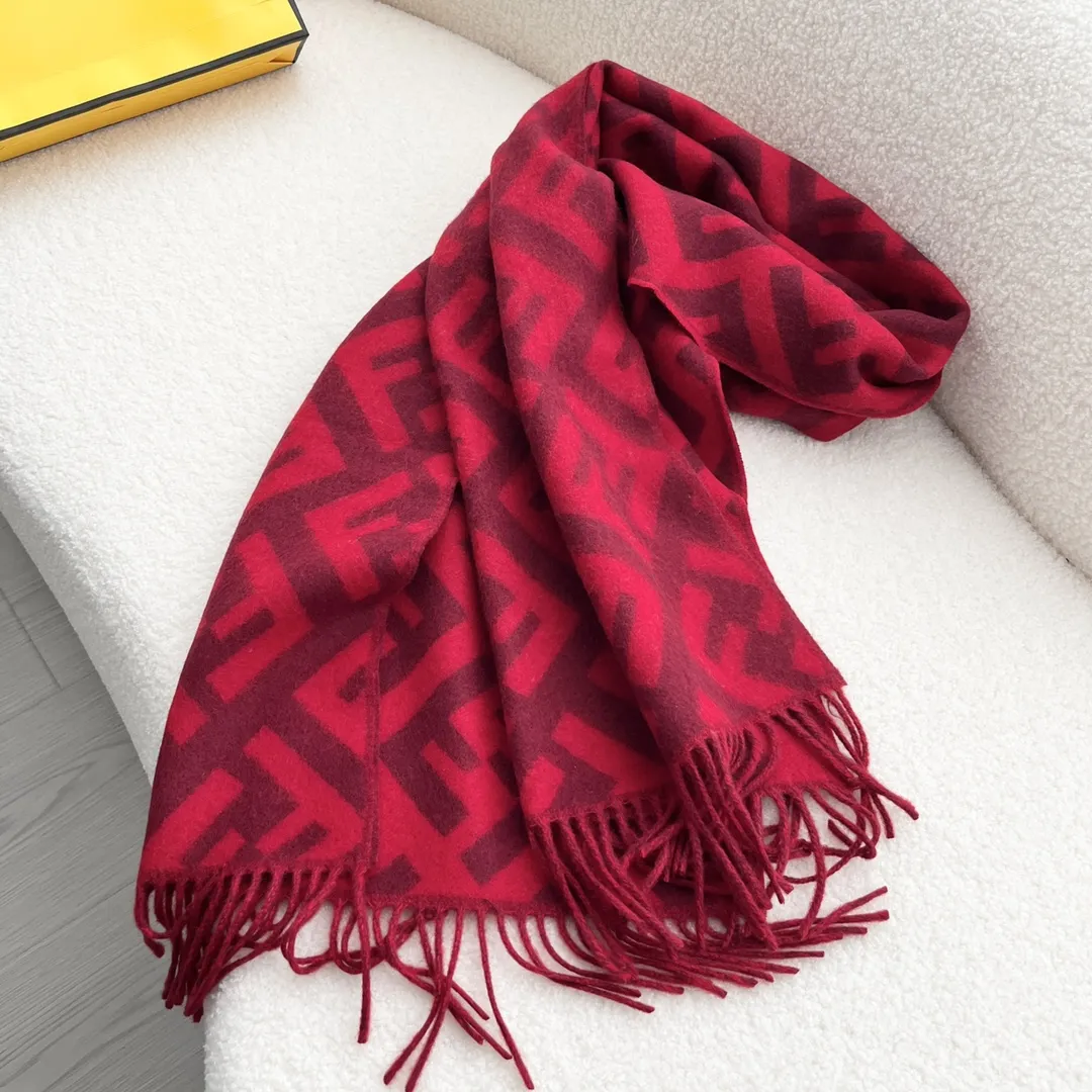 FendiレッドFFロゴ羊毛スカーフ - 画像 (10)