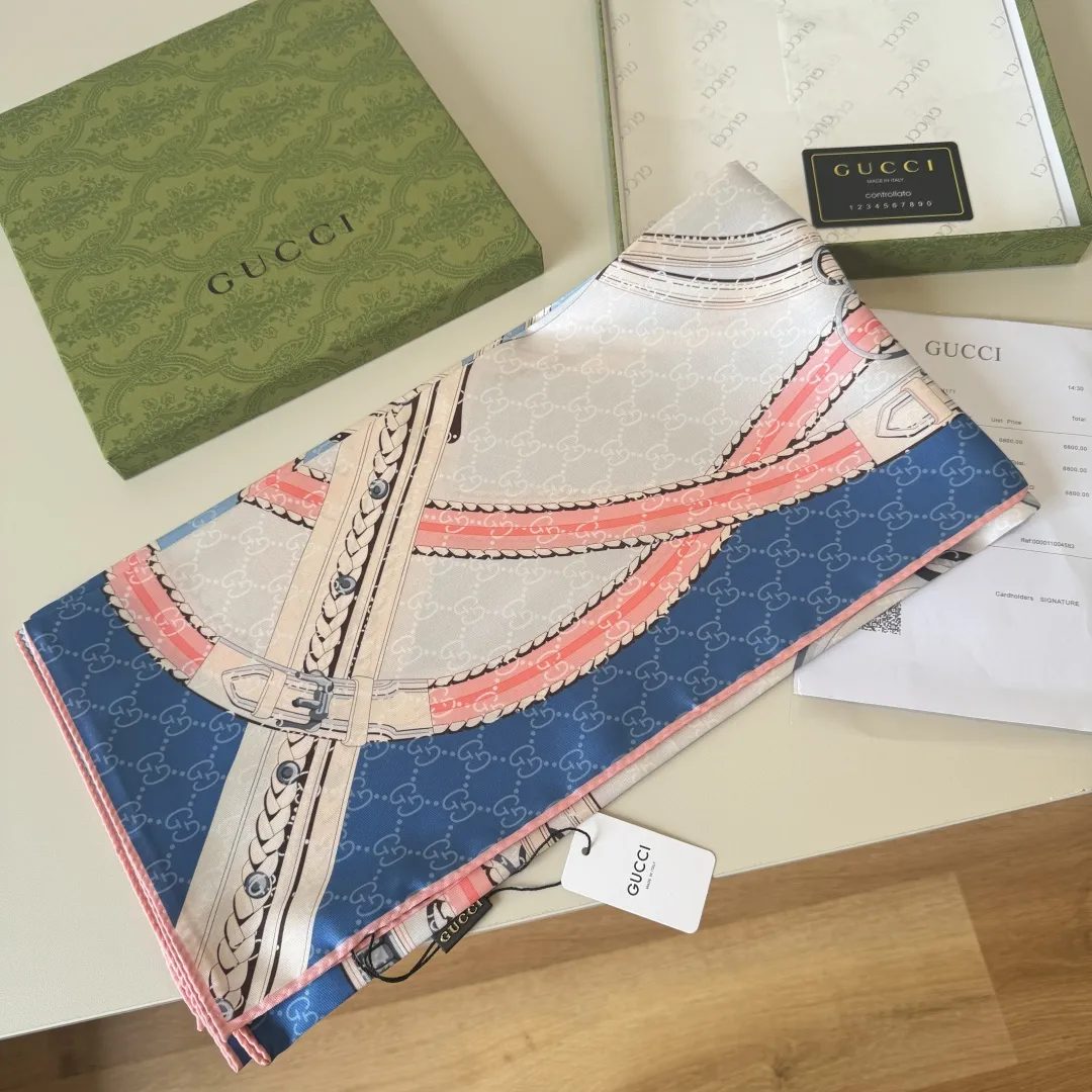 Gucci ブルー馬具印花桑蚕絲スカーフ - 画像 (4)