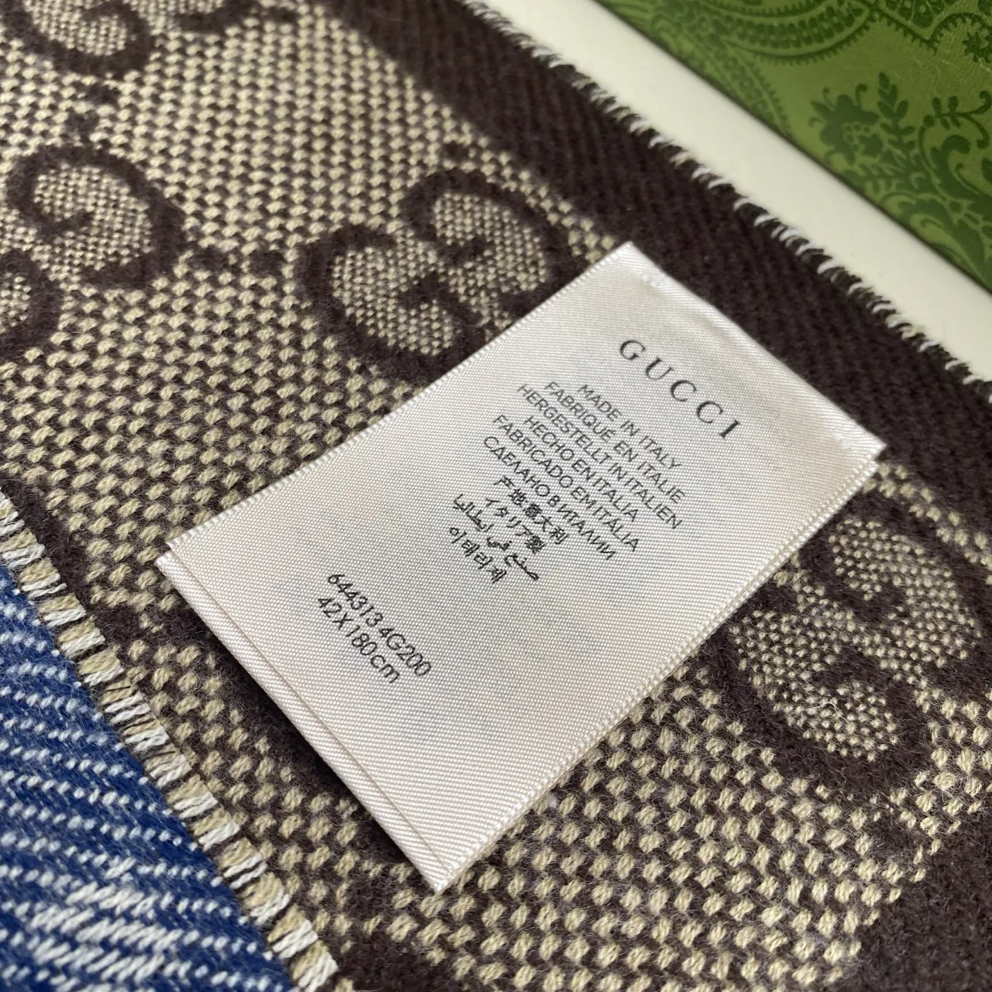 Gucci ブルーGG柄ダブルカラースカーフ - 画像 (8)