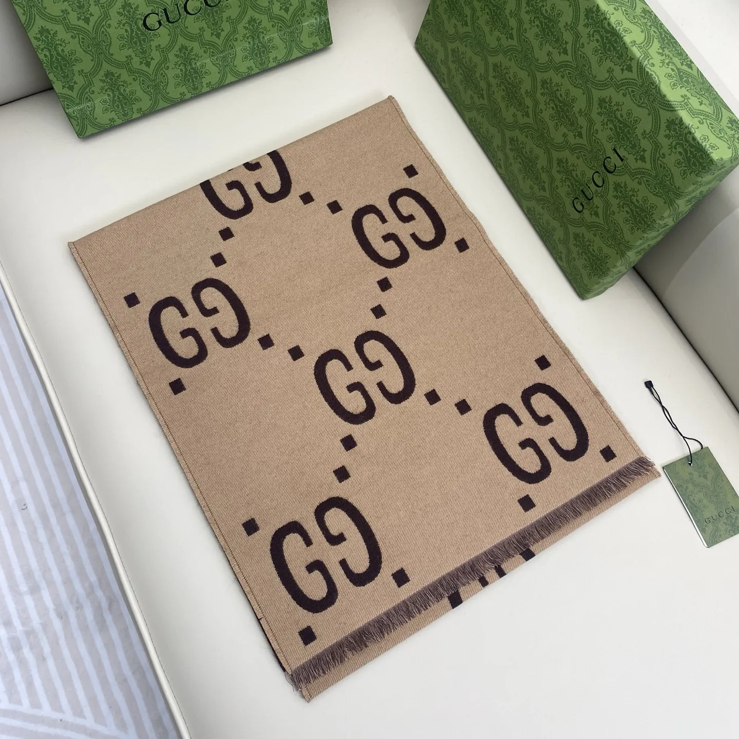 Gucci ベージュ GG柄 羊毛真絹スカーフ - 画像 (3)