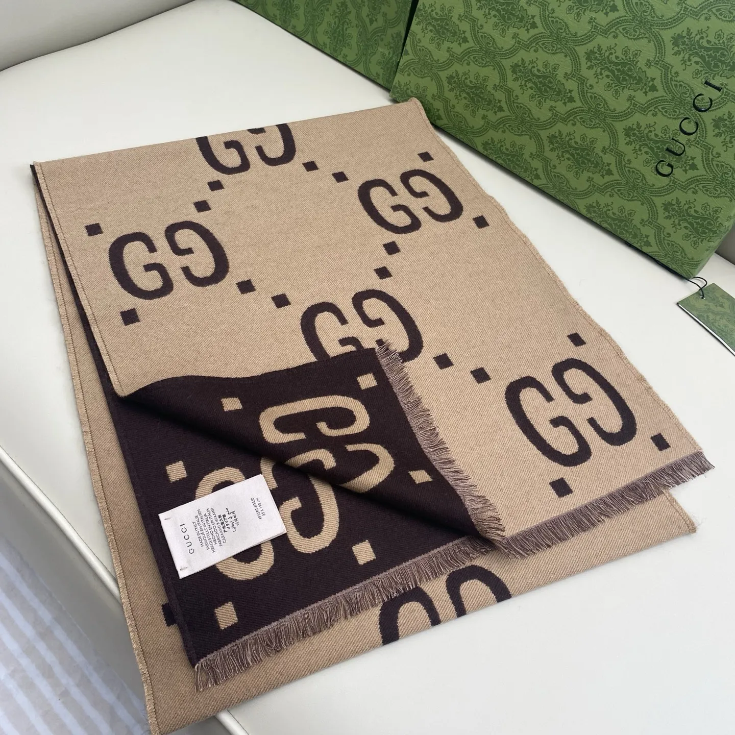 Gucci ベージュ GG柄 羊毛真絹スカーフ - 画像 (5)