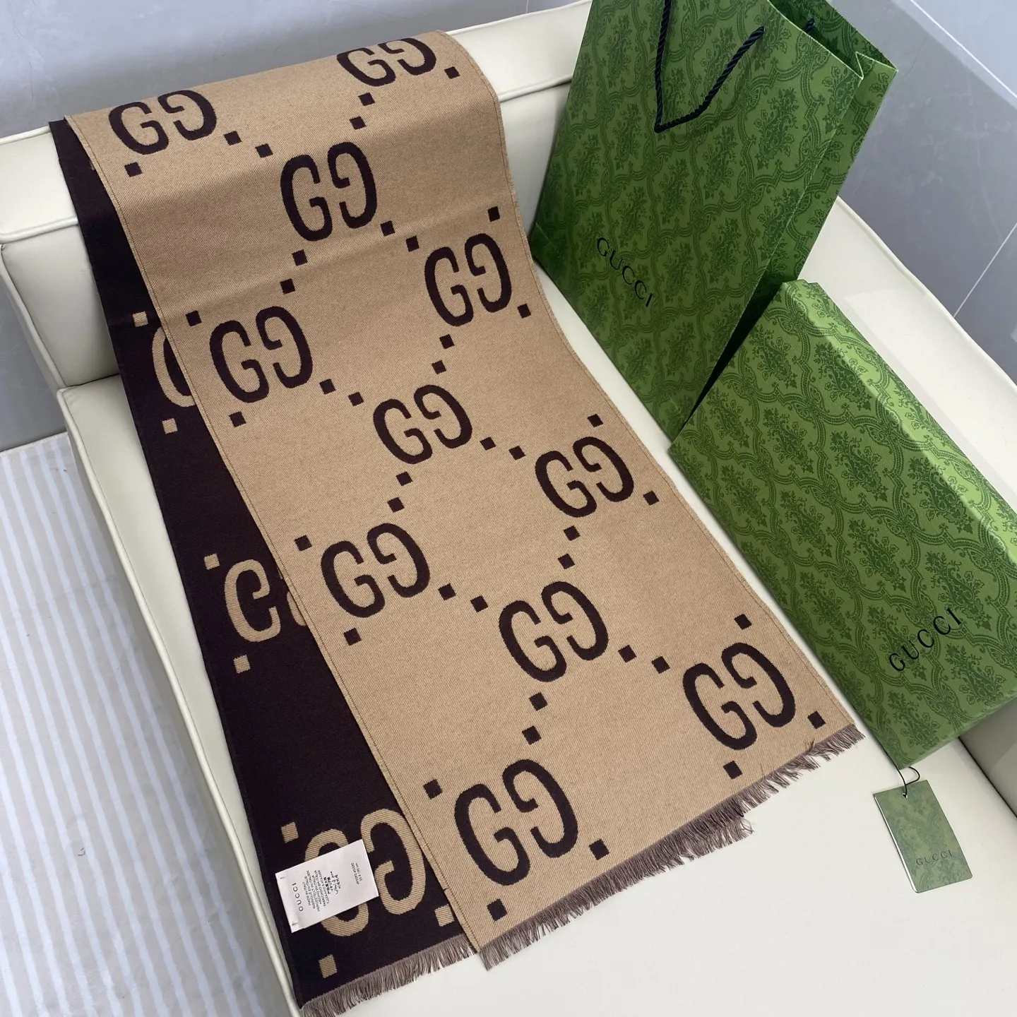 Gucci ベージュ GG柄 羊毛真絹スカーフ - 画像 (6)
