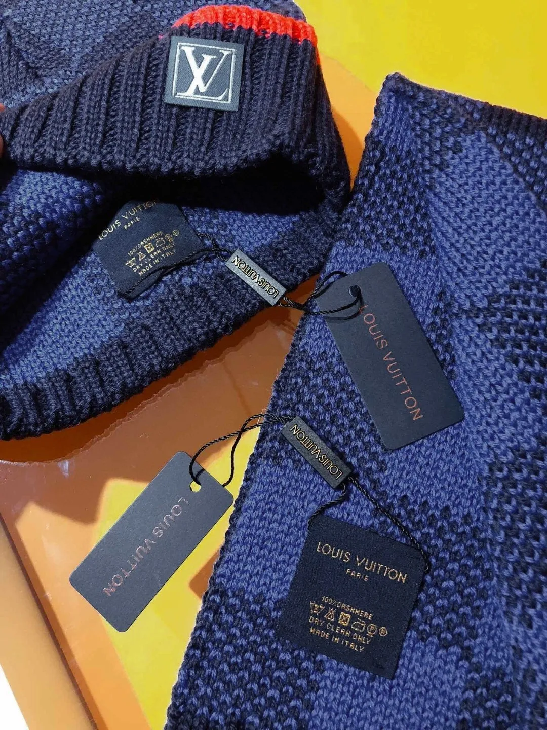 LOUIS VUITTON ダークブルーチェックマフラー帽子セット - 画像 (5)