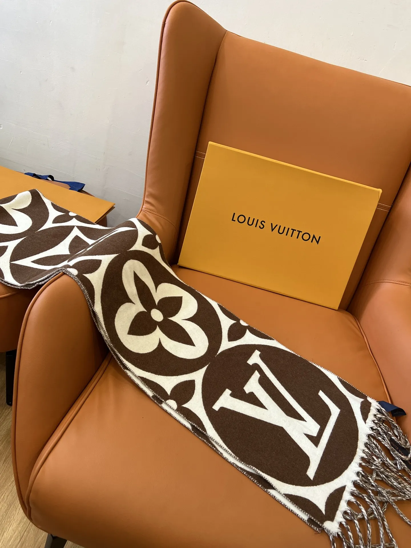 Louis Vuitton ブラウン モノグラム ストール - 画像 (3)