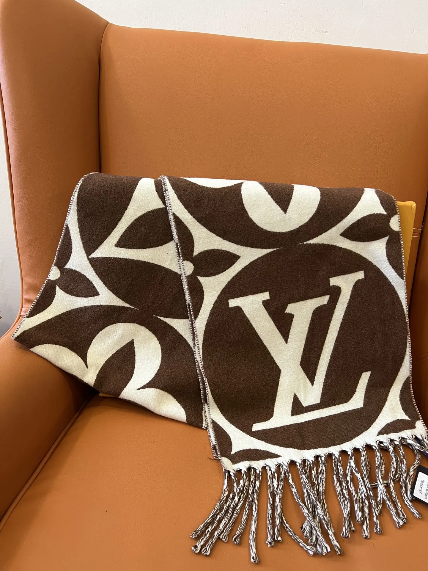 Louis Vuitton ブラウン モノグラム ストール - 画像 (5)