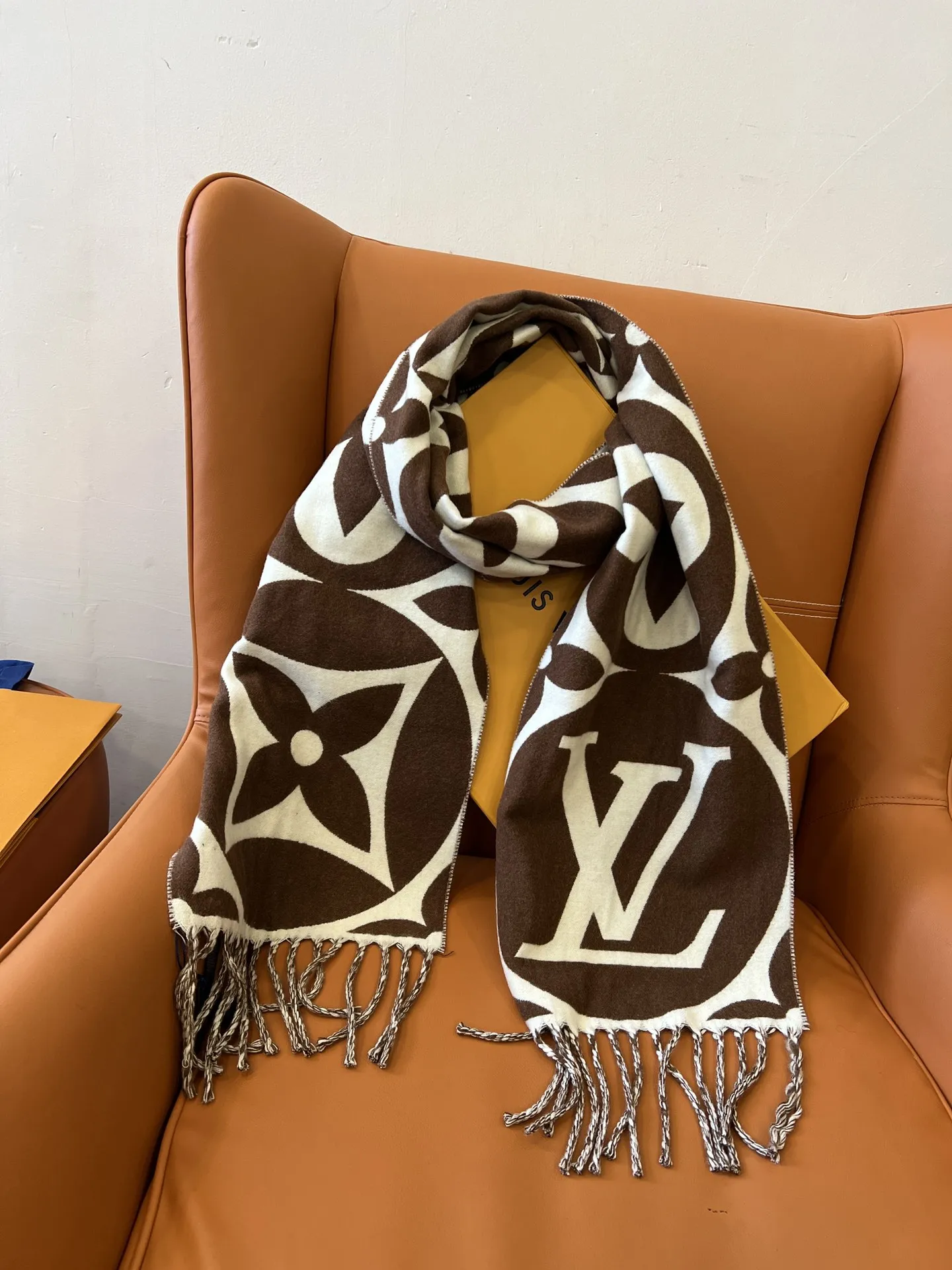 Louis Vuitton ブラウン モノグラム ストール - 画像 (6)