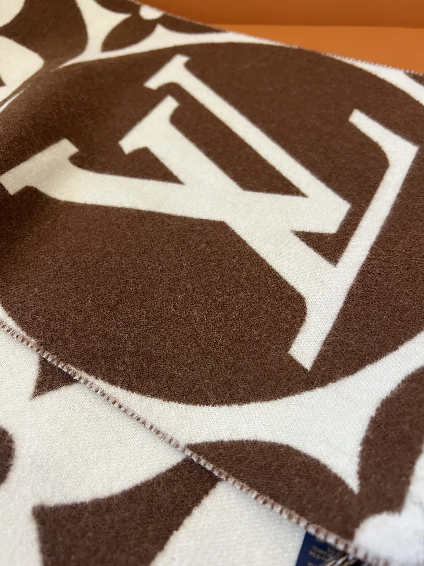 Louis Vuitton ブラウン モノグラム ストール - 画像 (10)