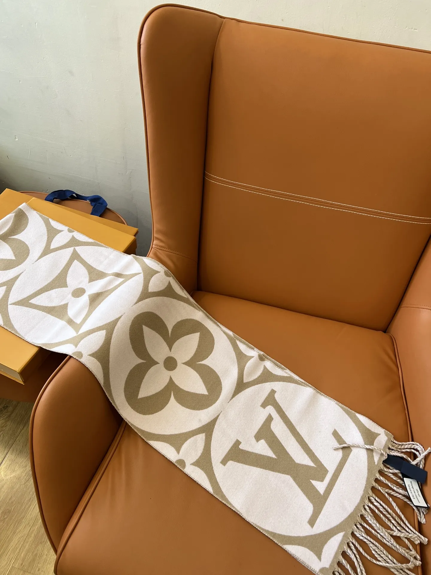 Louis Vuitton ベージュ モノグラム フラワー ストール - 画像 (4)