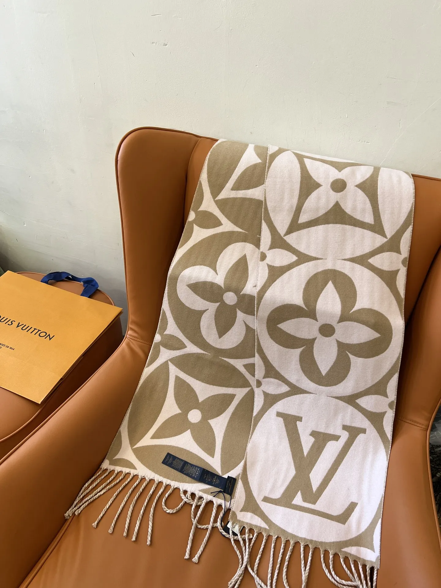 Louis Vuitton ベージュ モノグラム フラワー ストール - 画像 (6)