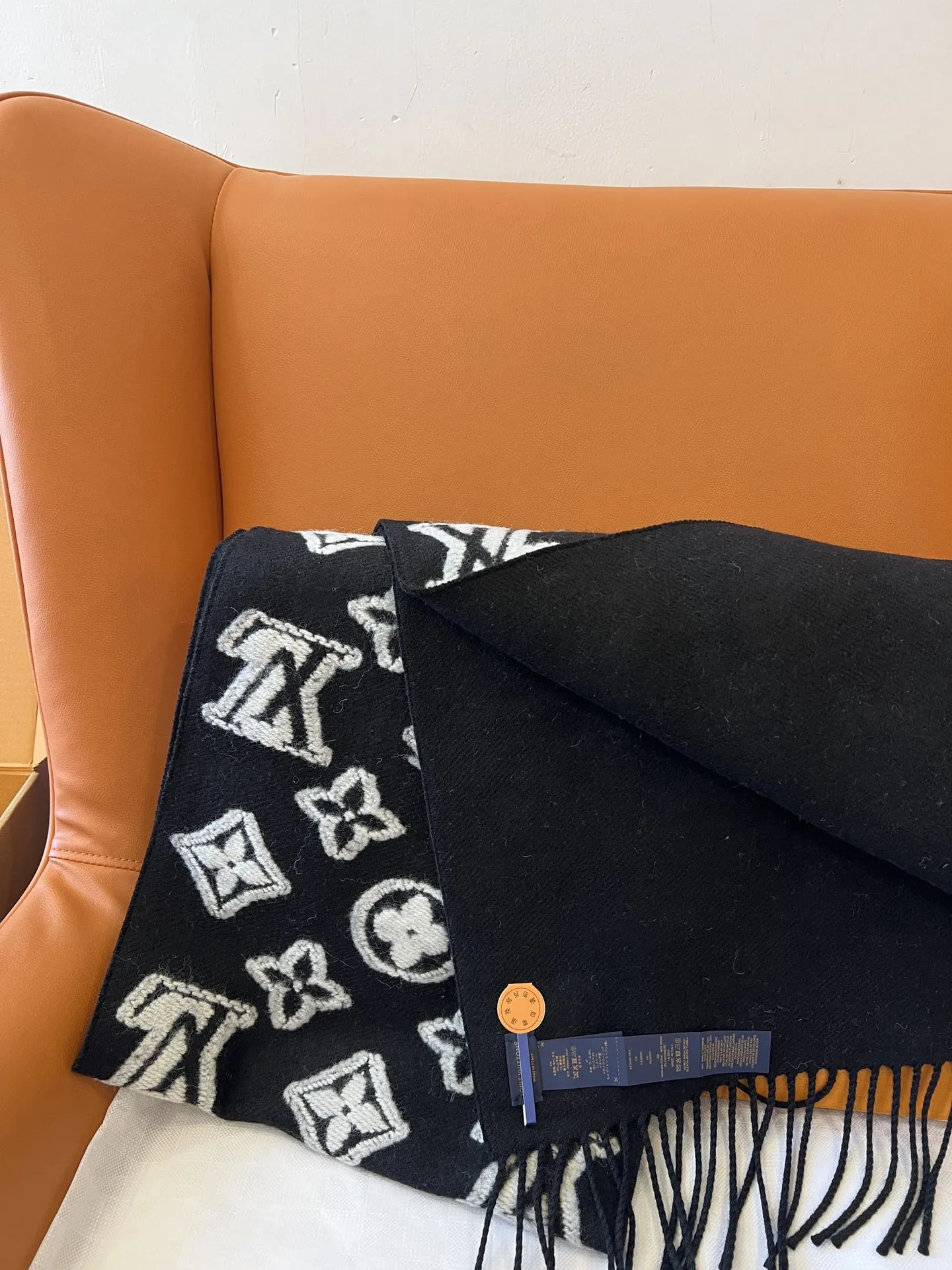 LOUIS VUITTON 黒 3D モノグラムマフラー - 画像 (7)