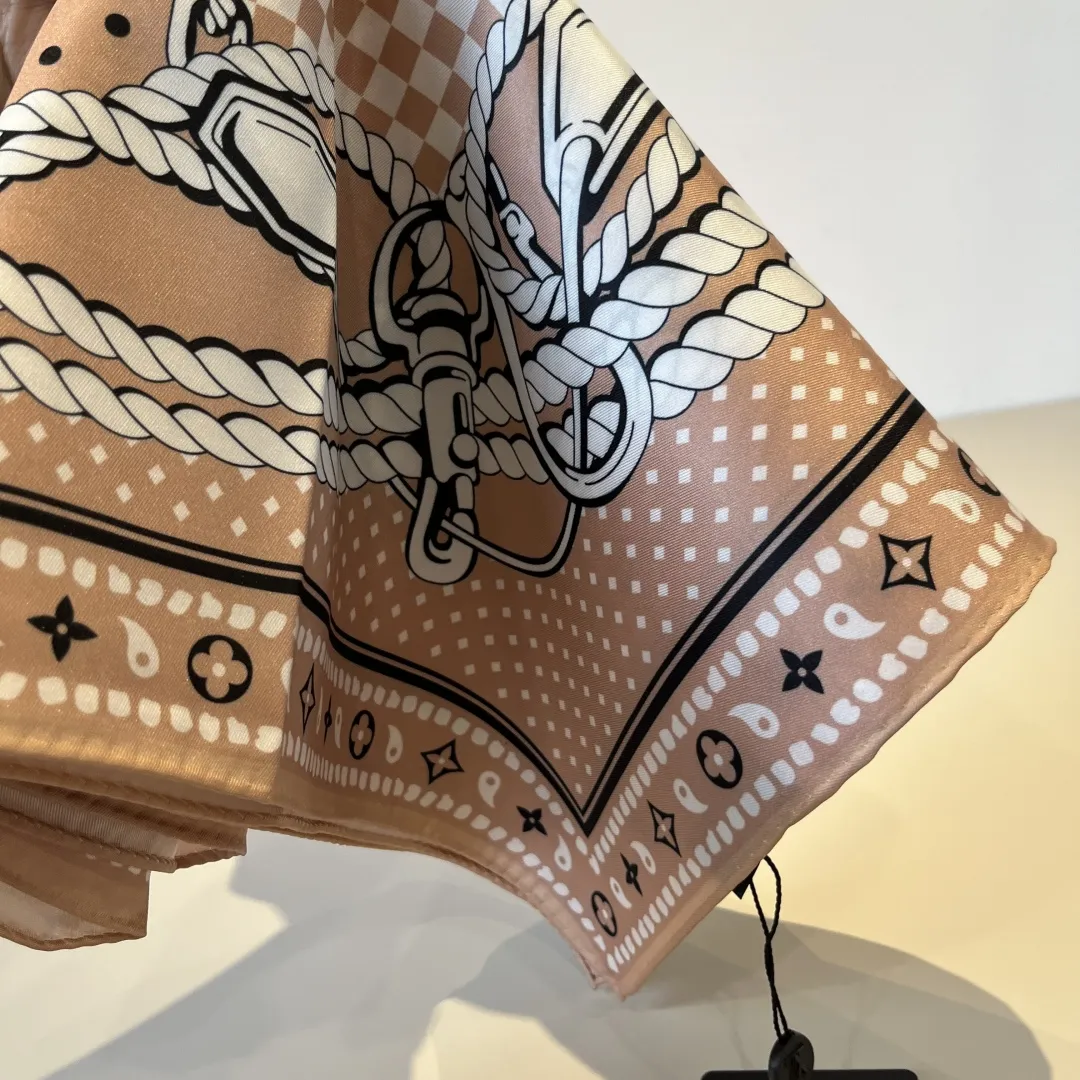 Louis Vuitton ベージュ シルクスカーフ 90x90cm - 画像 (8)