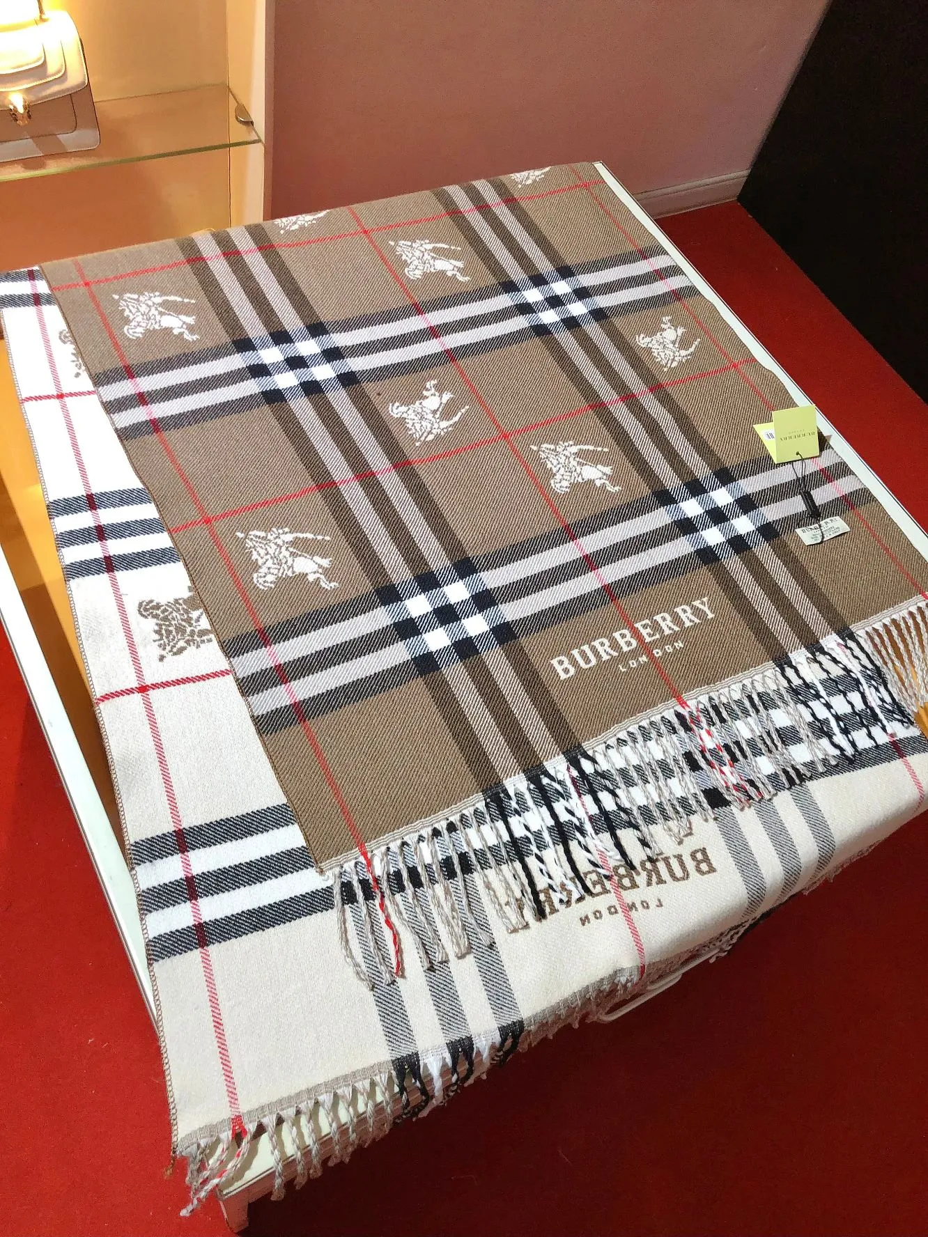 Burberry ブラウン格子柄スカーフ - 画像 (5)