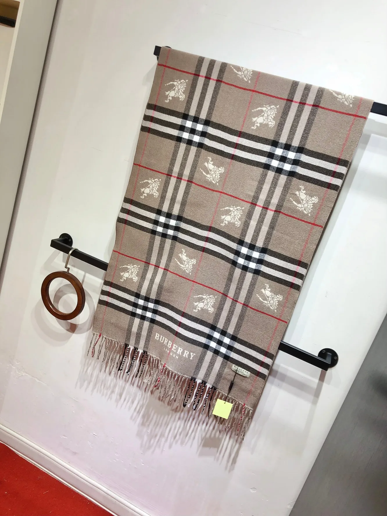 Burberry ブラウン格子柄スカーフ - 画像 (7)