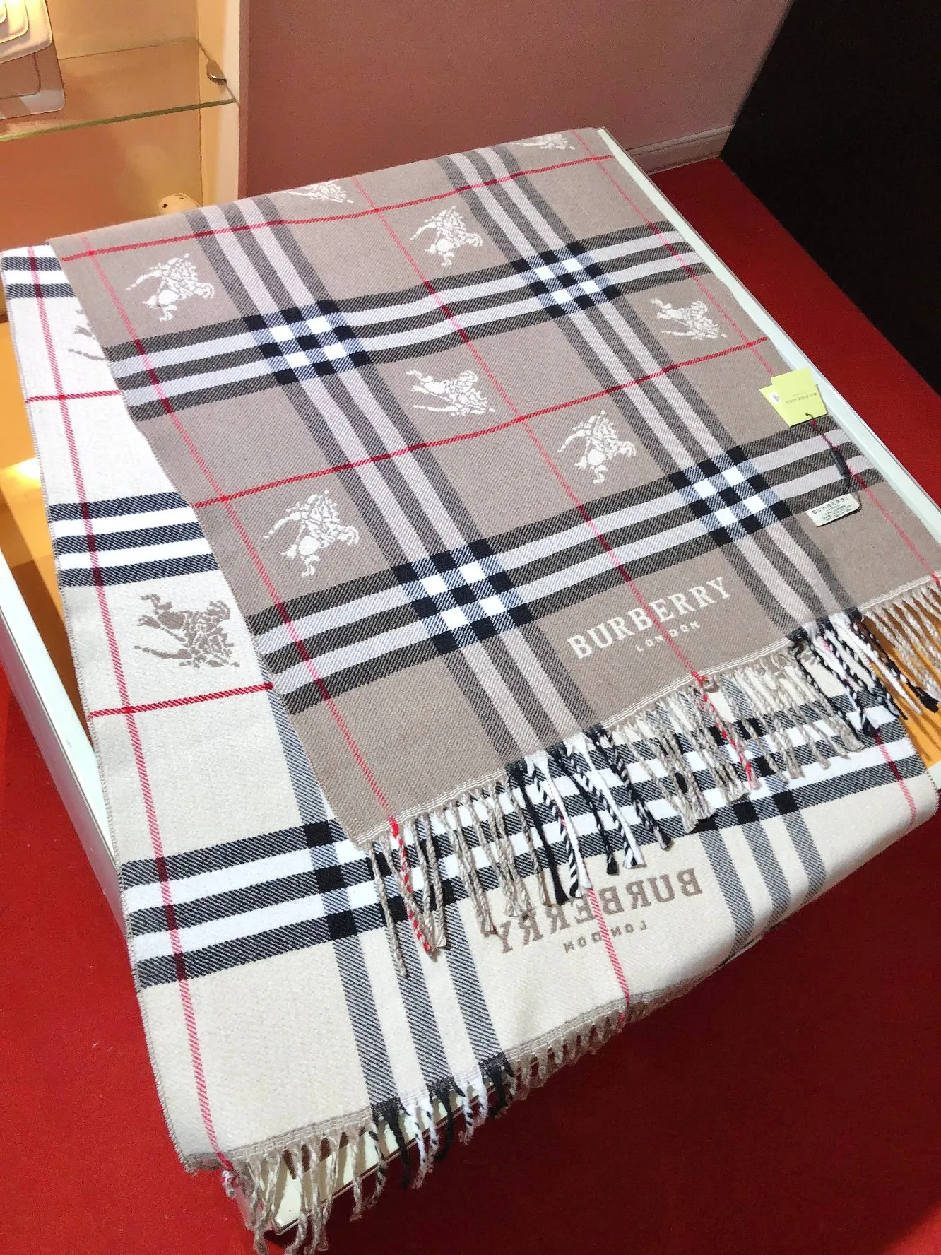 Burberry ブラウン格子柄スカーフ - 画像 (8)