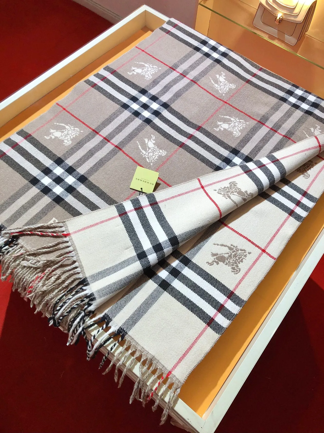 Burberry ブラウン格子柄スカーフ - 画像 (9)