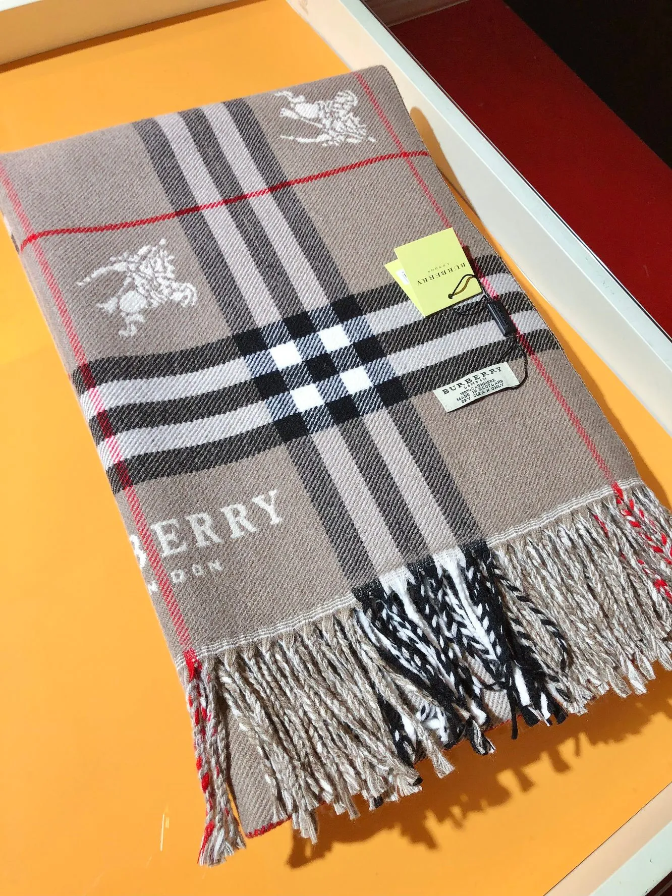 Burberry ブラウン格子柄スカーフ - 画像 (10)