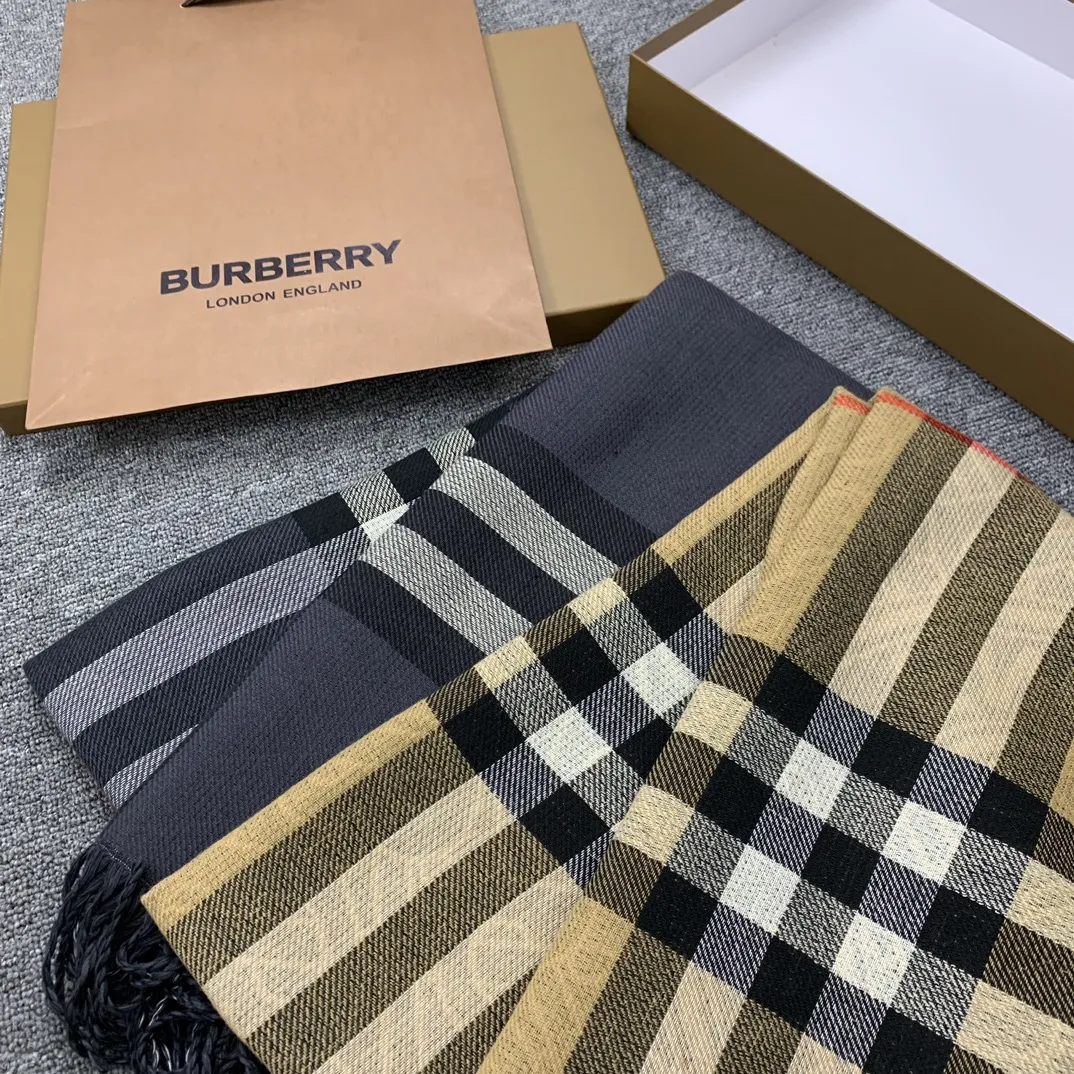Burberry TBクラシックスカーフ カーキとグレー - 画像 (8)